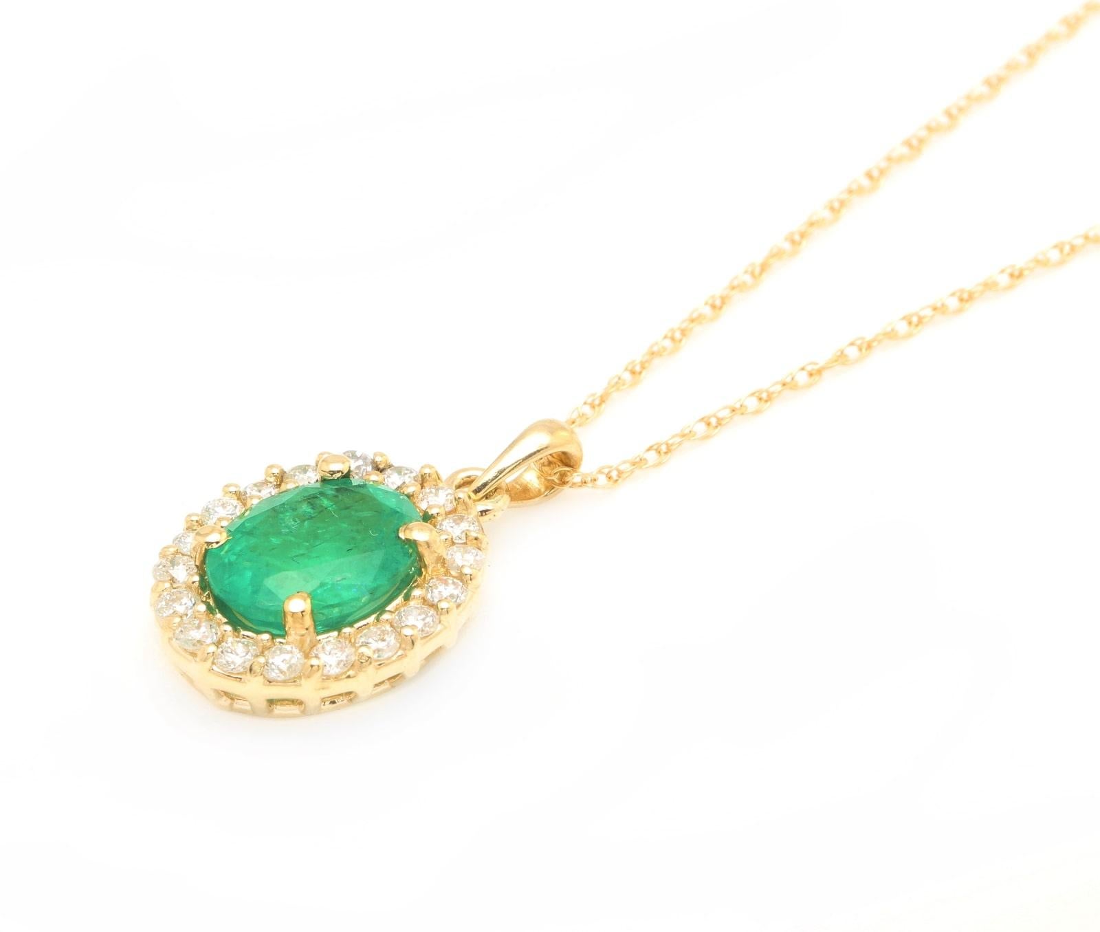 Women's 2.10ct Natural Emerald and Diamond 14K Solid Yellow Gold Necklace For Sale