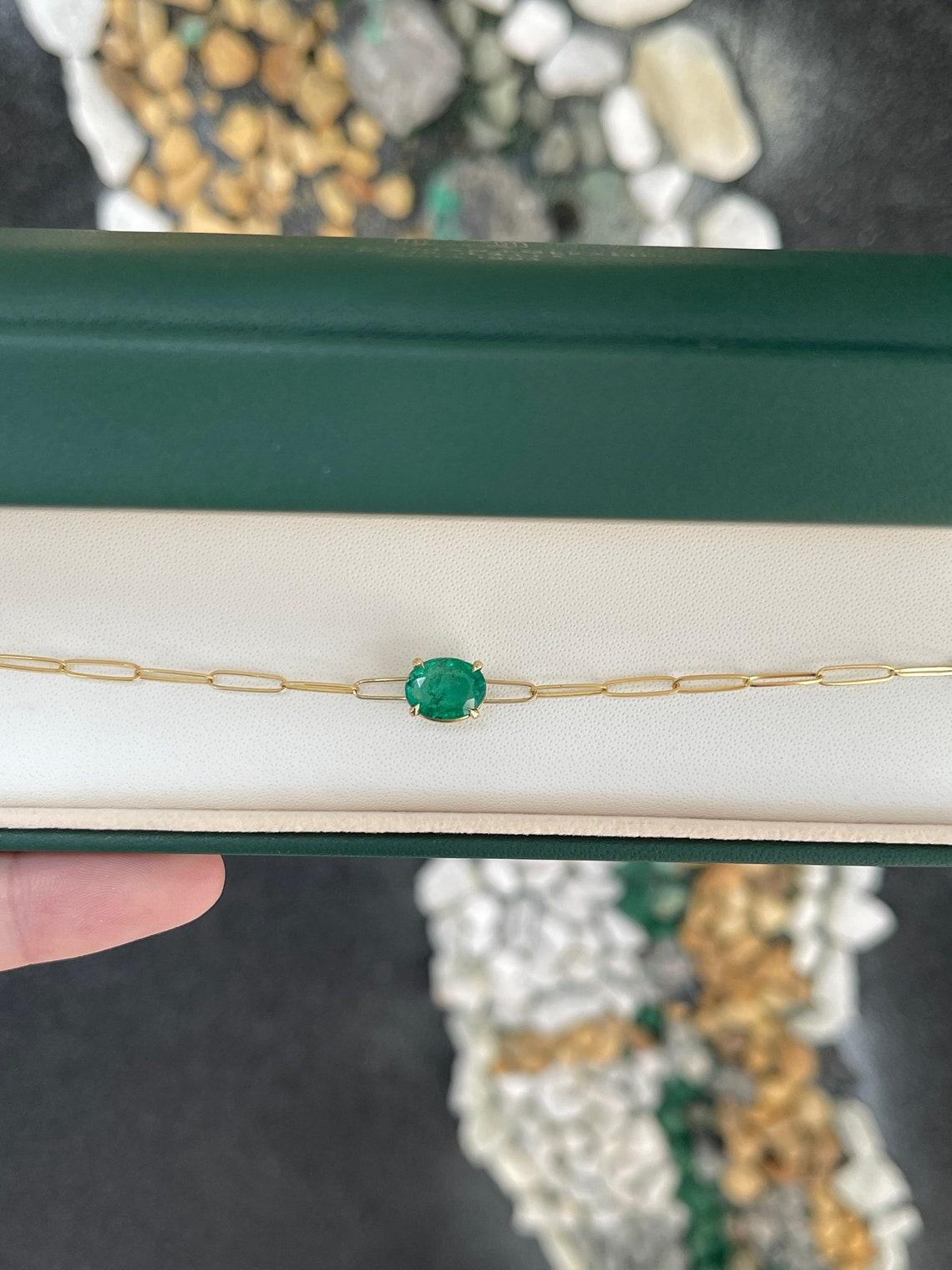 2.10ct Oval Cut Emerald Solitaire Bracelet - 14K Gold Elegant Paperclip Design Neuf - En vente à Jupiter, FL