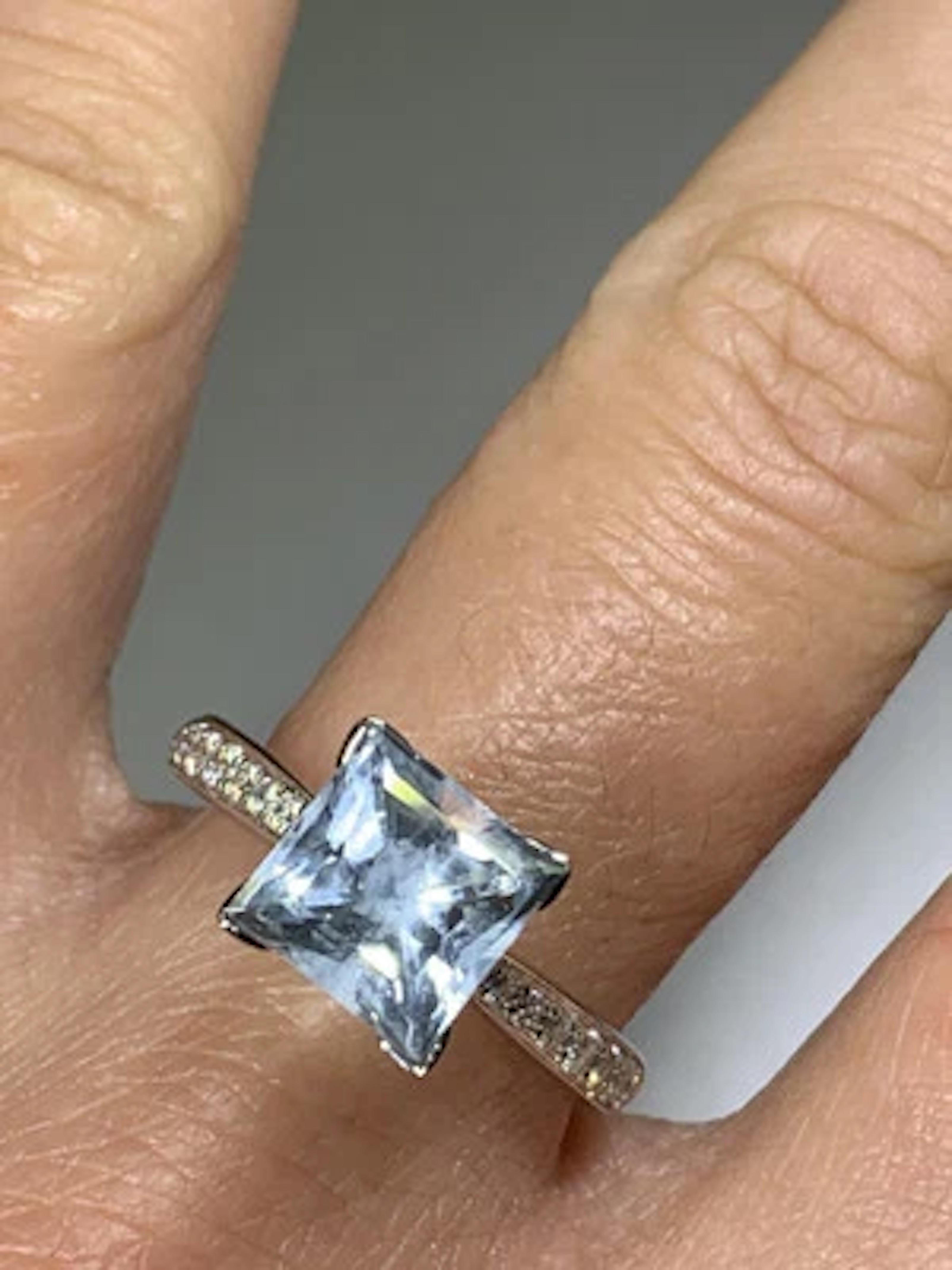 da uomo o donna Anello di fidanzamento con acquamarina e diamanti da 2,10 carati taglio principessa in oro bianco 18 carati in vendita