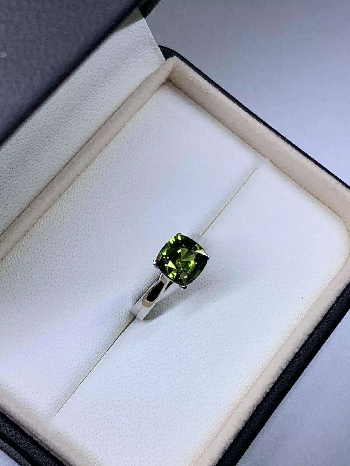 Women's 2.10ct Sapphire Solitaire Engagement Ring 18ct White Gold For Sale