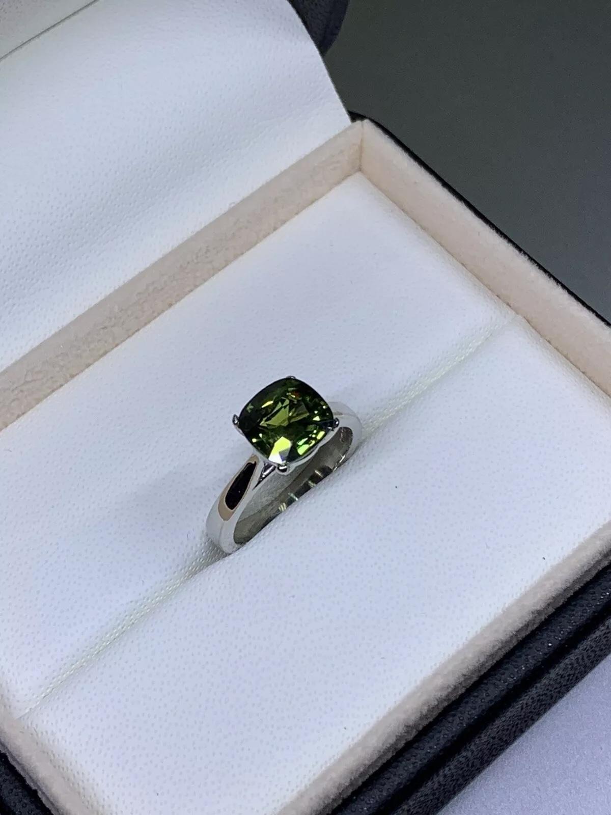 2.10ct Sapphire Solitaire Engagement Ring 18ct White Gold For Sale 1