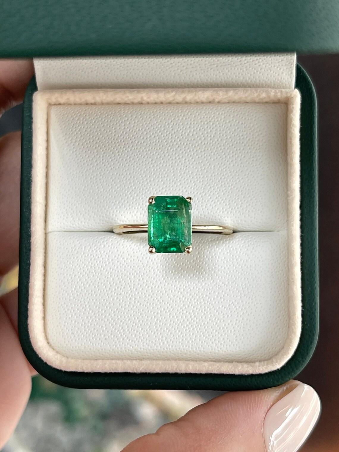 Contemporary 2.10cts 4 Prong Emerald Solitaire Ring 14K Gold - Natural Real 2ct Emerald Ring For Sale