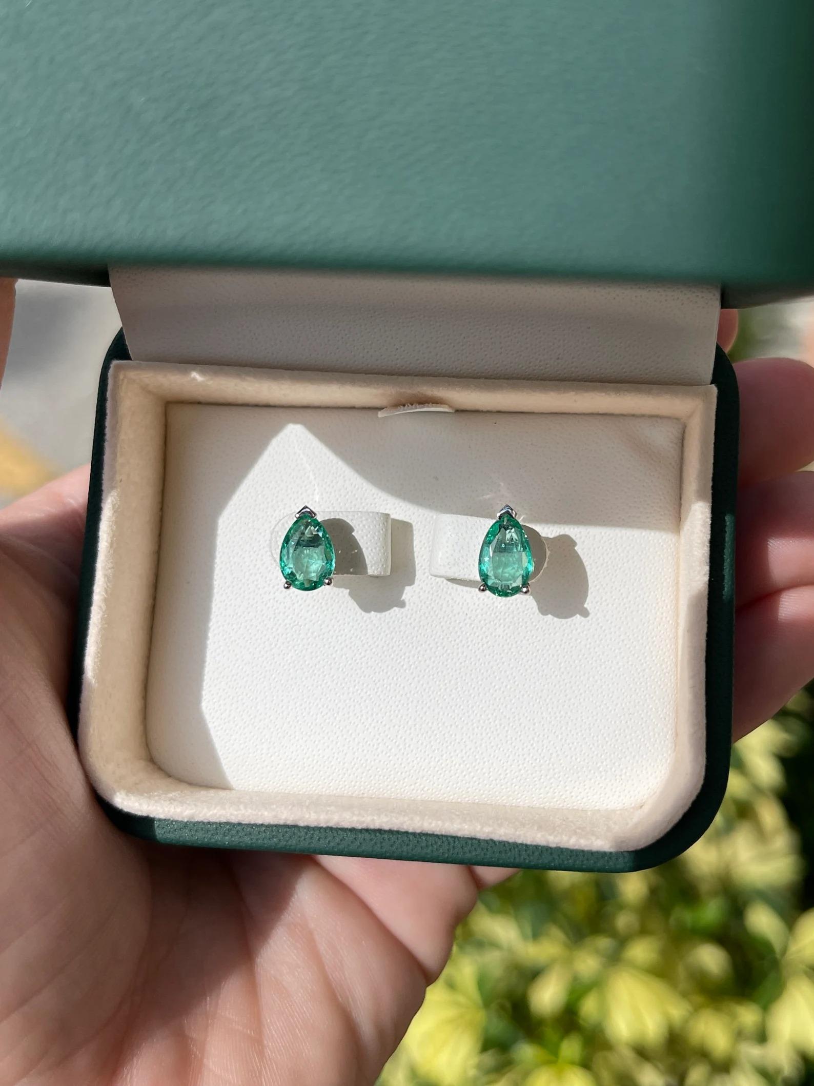 Modern 2.10tcw Classic Real Earth Emerald Pear Cut Three Prong Stud Earring Gold 14K For Sale