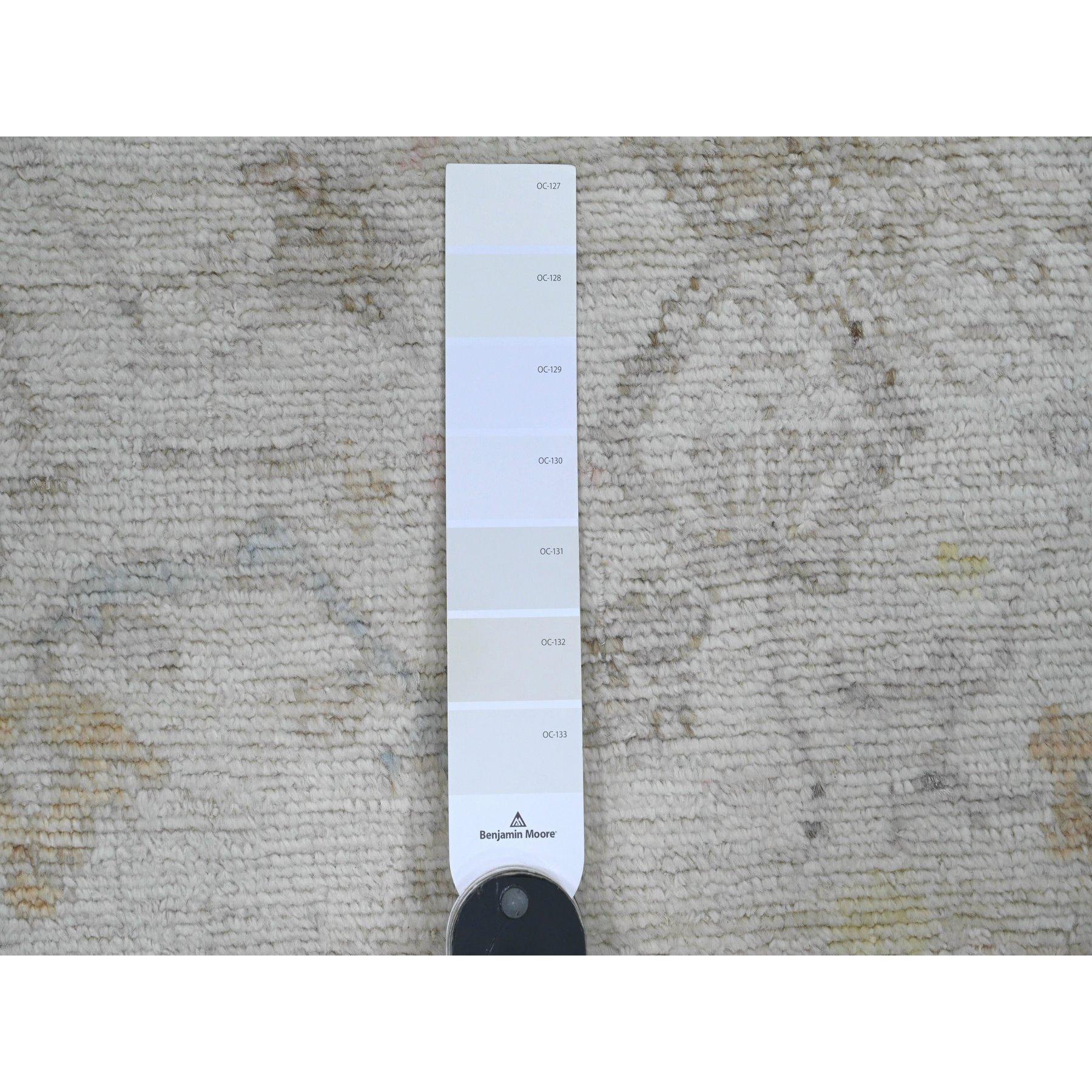Afghano Tappeto orientale afgano di lana d'angora Oushak annodato a mano bianco 2'10 