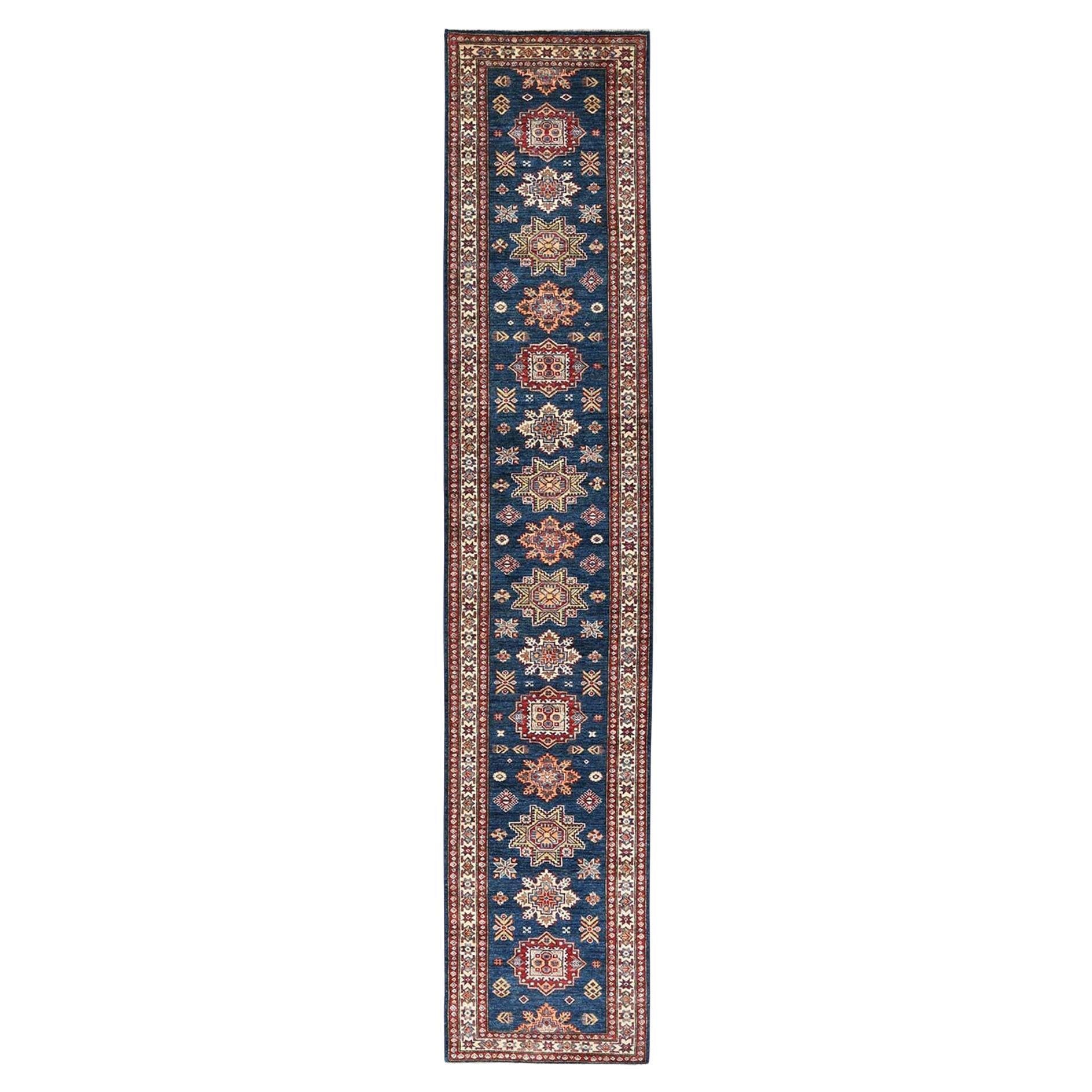 2'10 "x13'8" Bleu marine Afghan Super Kazak Densely Woven Hand Knotted Wool Runner en vente