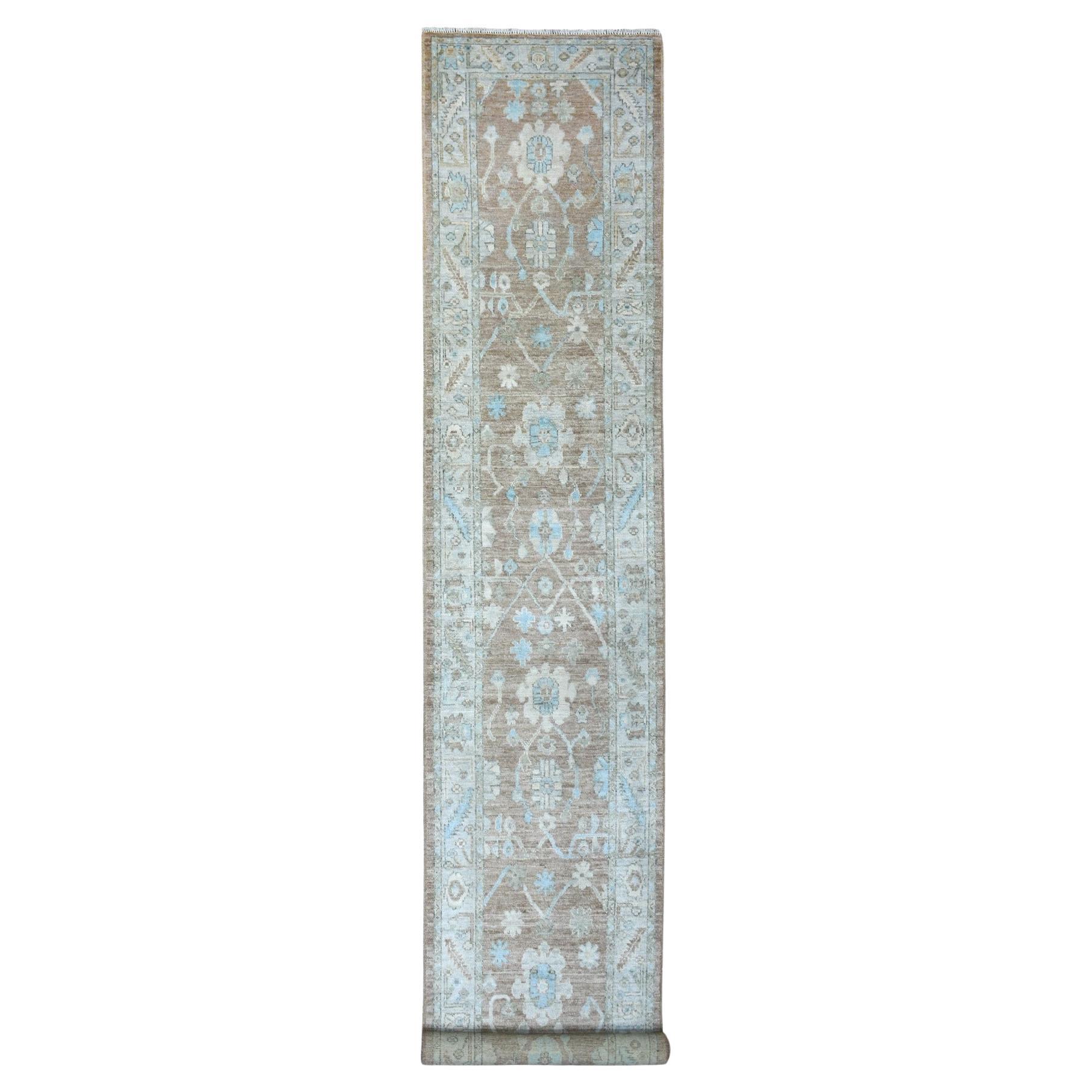 2'10 "x17'1" Tapis de course Brown Flowing Design Angora Ushak noué à la main