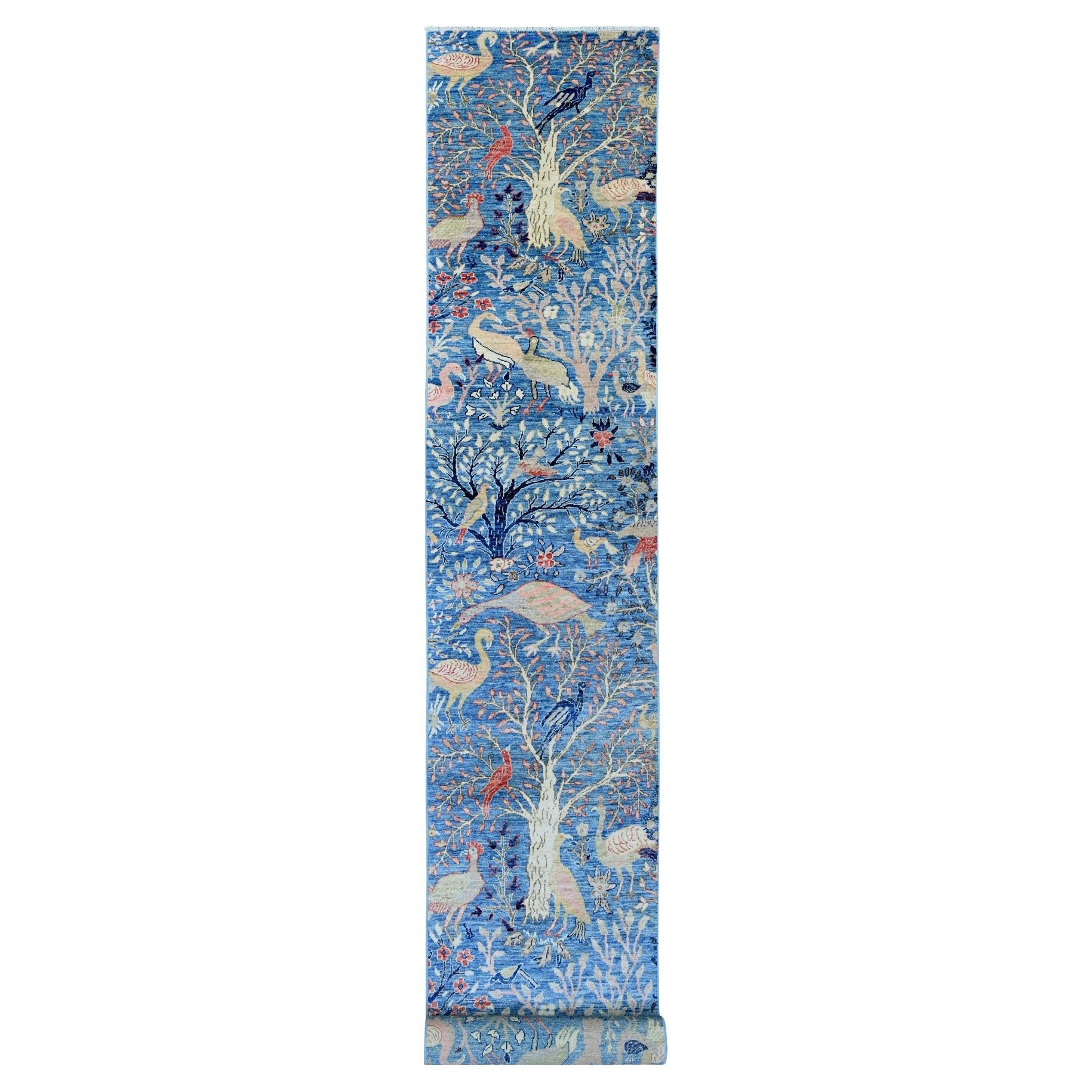 2'10"x23'6" Blauer handgeknüpfter Wollteppich mit blauen Peshawar-Vogeln im Paradies-Design