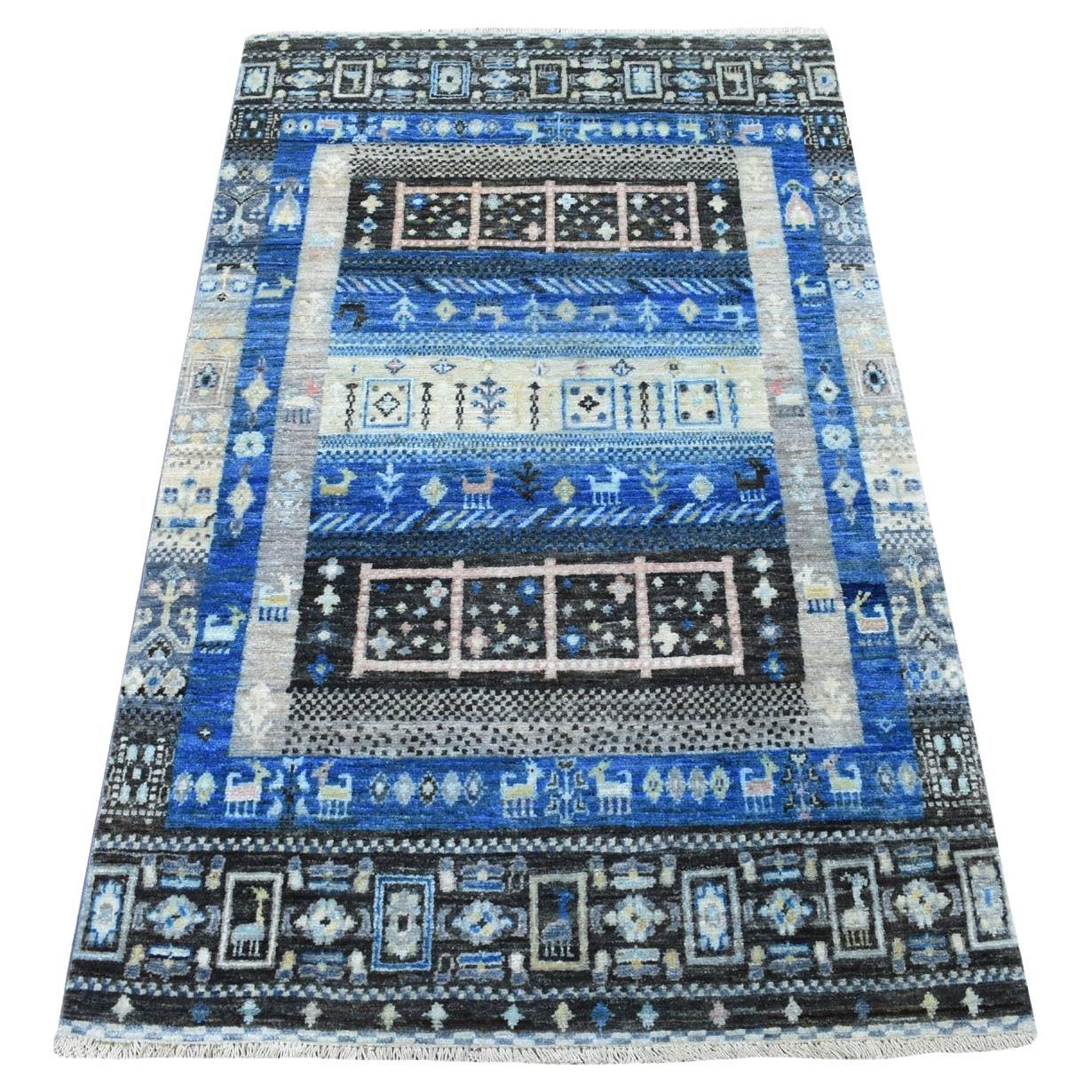 2'10 "x4'10" Blue Folk Art Kashkuli Gabbeh Tapis nomade en laine naturelle noué à la main en vente