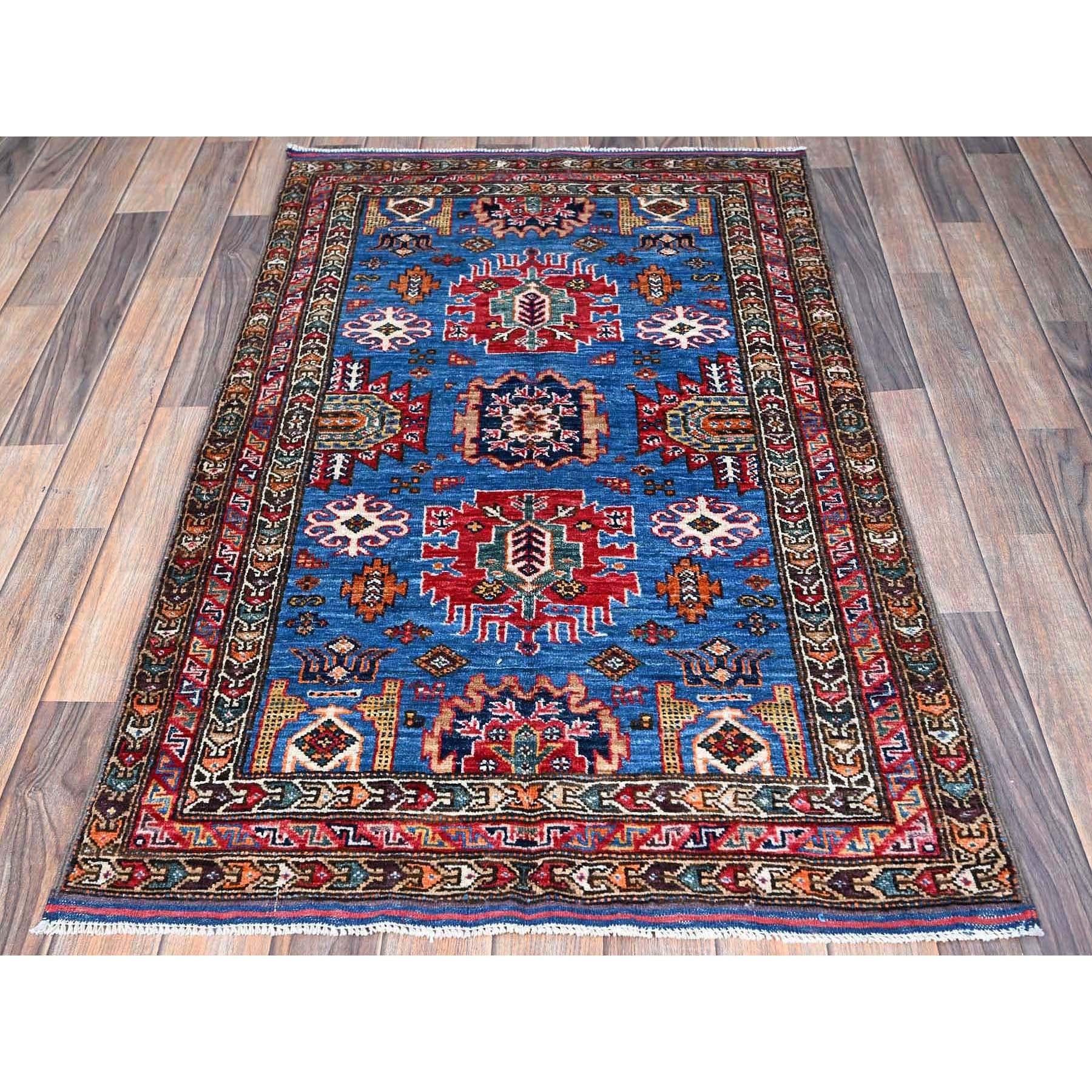 Azul Carolina, Ersari afgano con nudo turco, Renacimiento del diseño caucásico, Tintes vegetales, Tejido denso, Anudado a mano, Lana suave, Alfombra oriental
Materiales primarios: Lana
Látex: Sin pelo 
altura: 0,25 Pulgadas
Estilo: Tradicional
Color