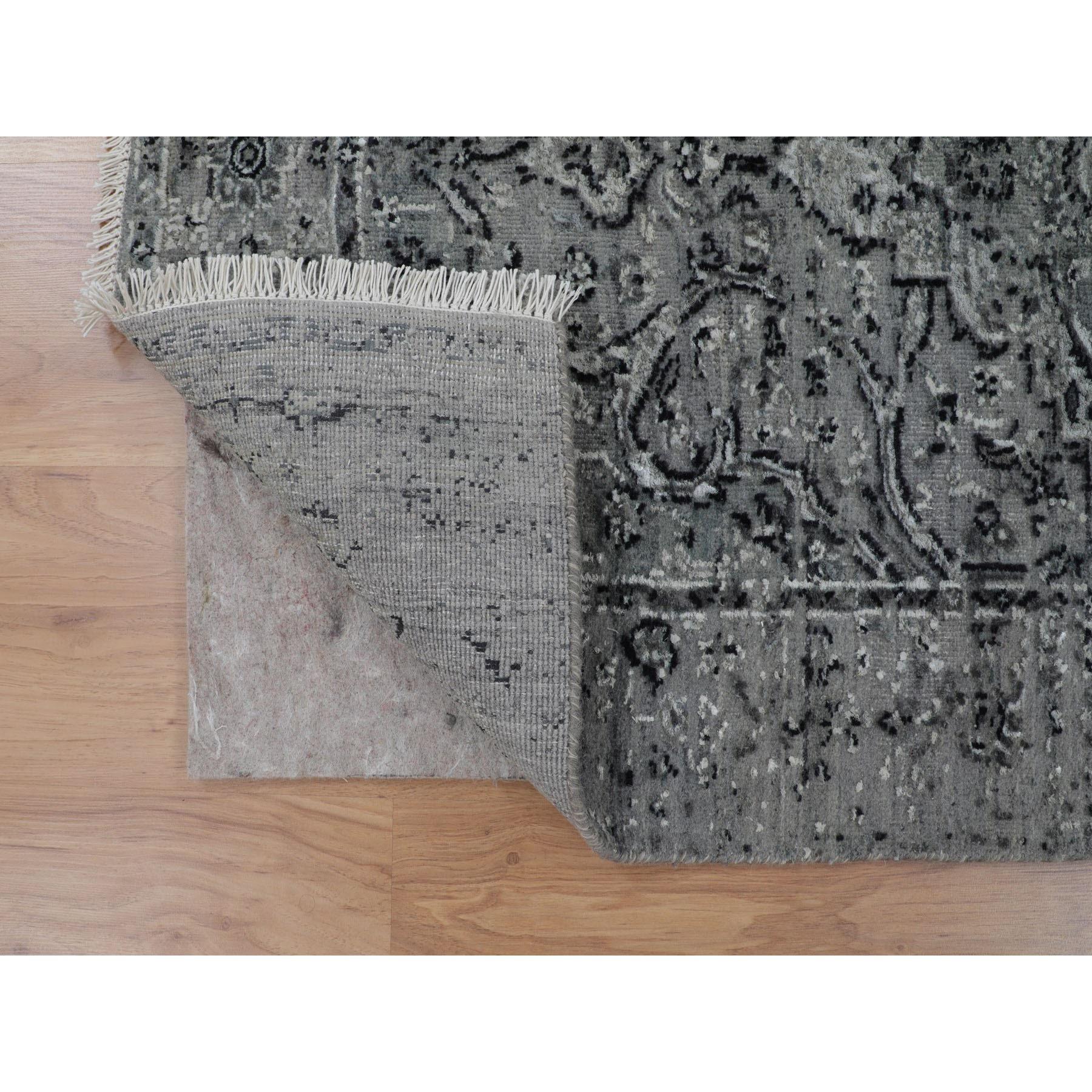 Medievale Tappeto grigio Broken Persian Erased Design Runner in seta con lana strutturata 2'10 