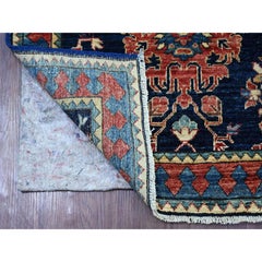 Alfombra oriental de lana anudada a mano con diseño All Over Heriz azul marino 2'10 "x8