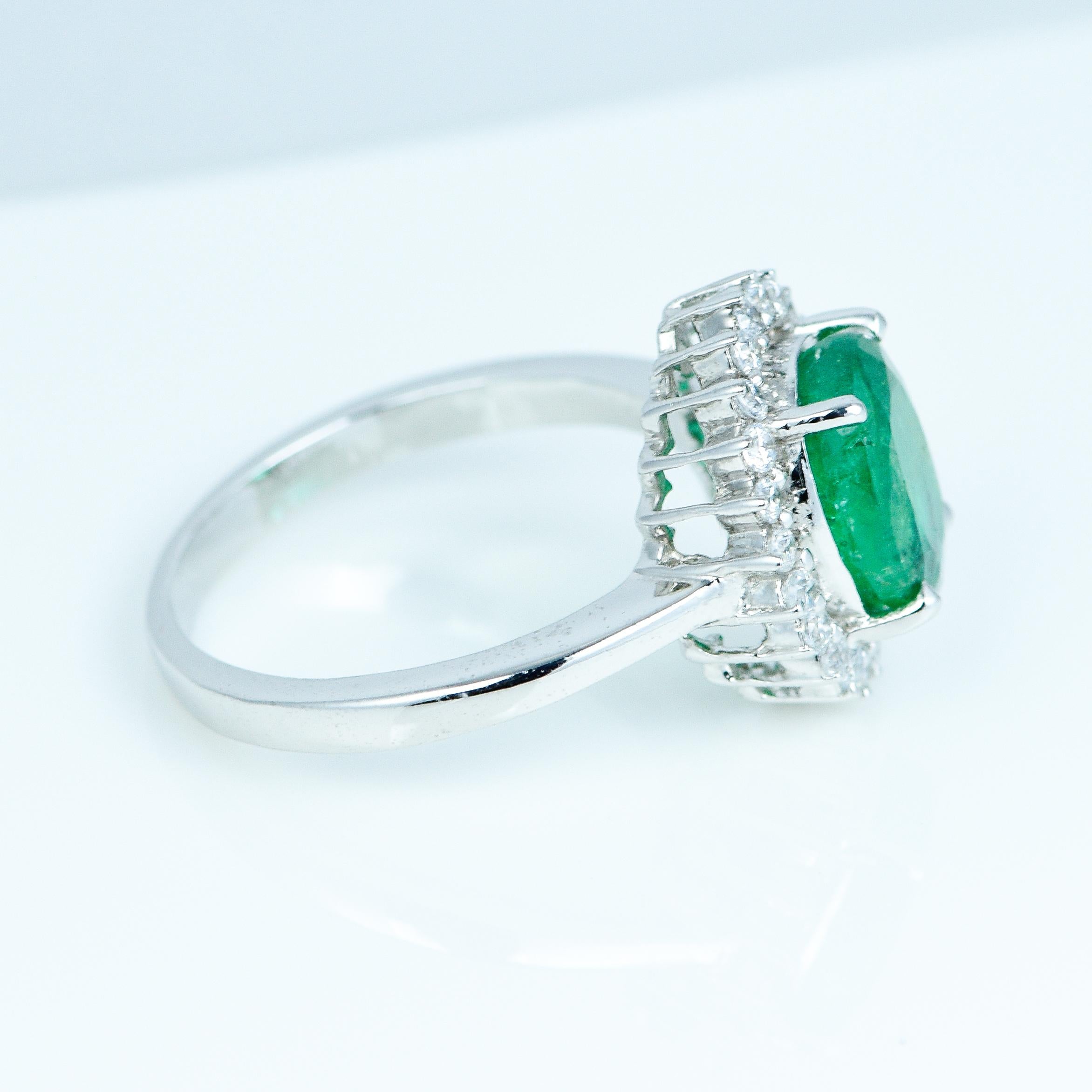8 carat emerald