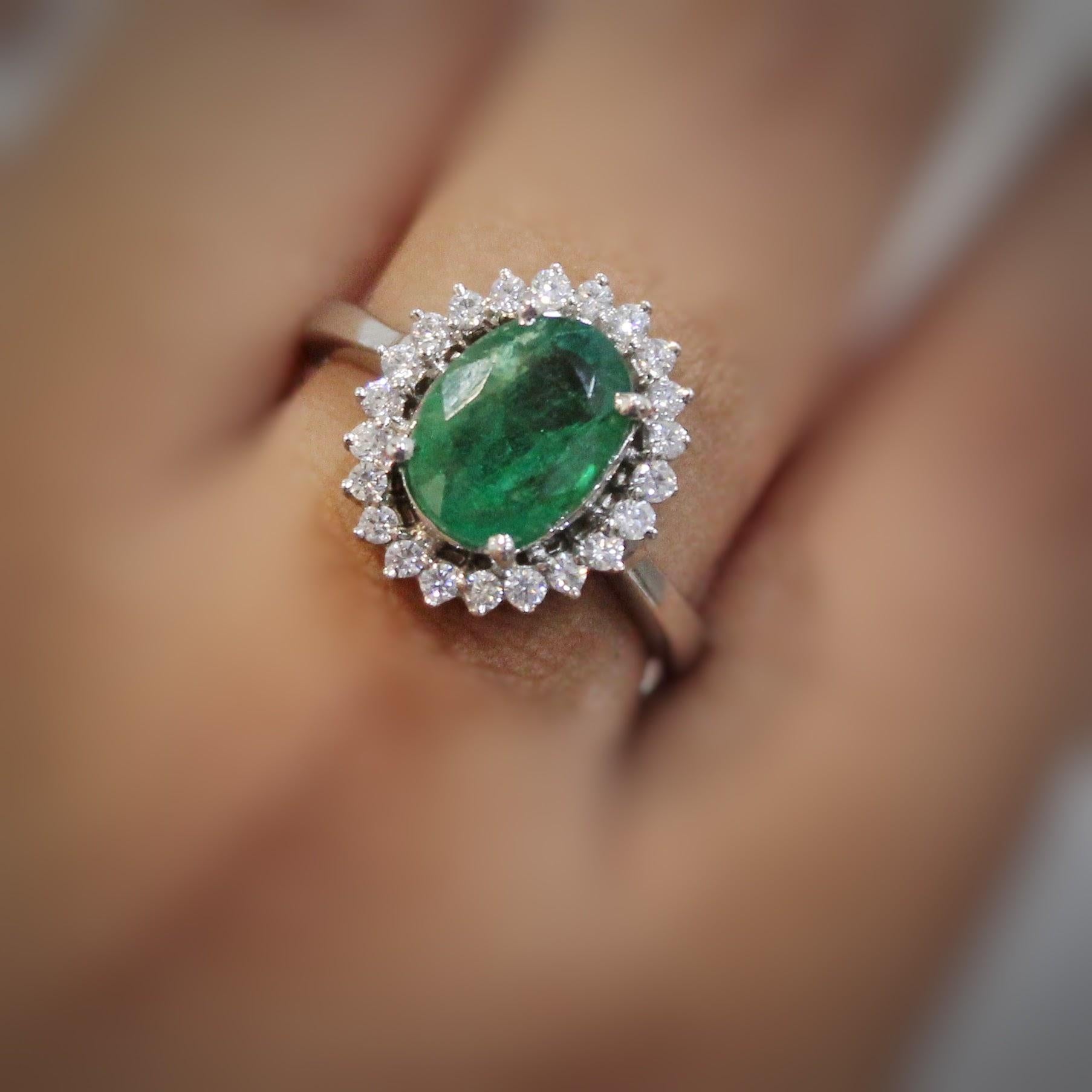Women's 2.11 Carat Natural Emerald Ring