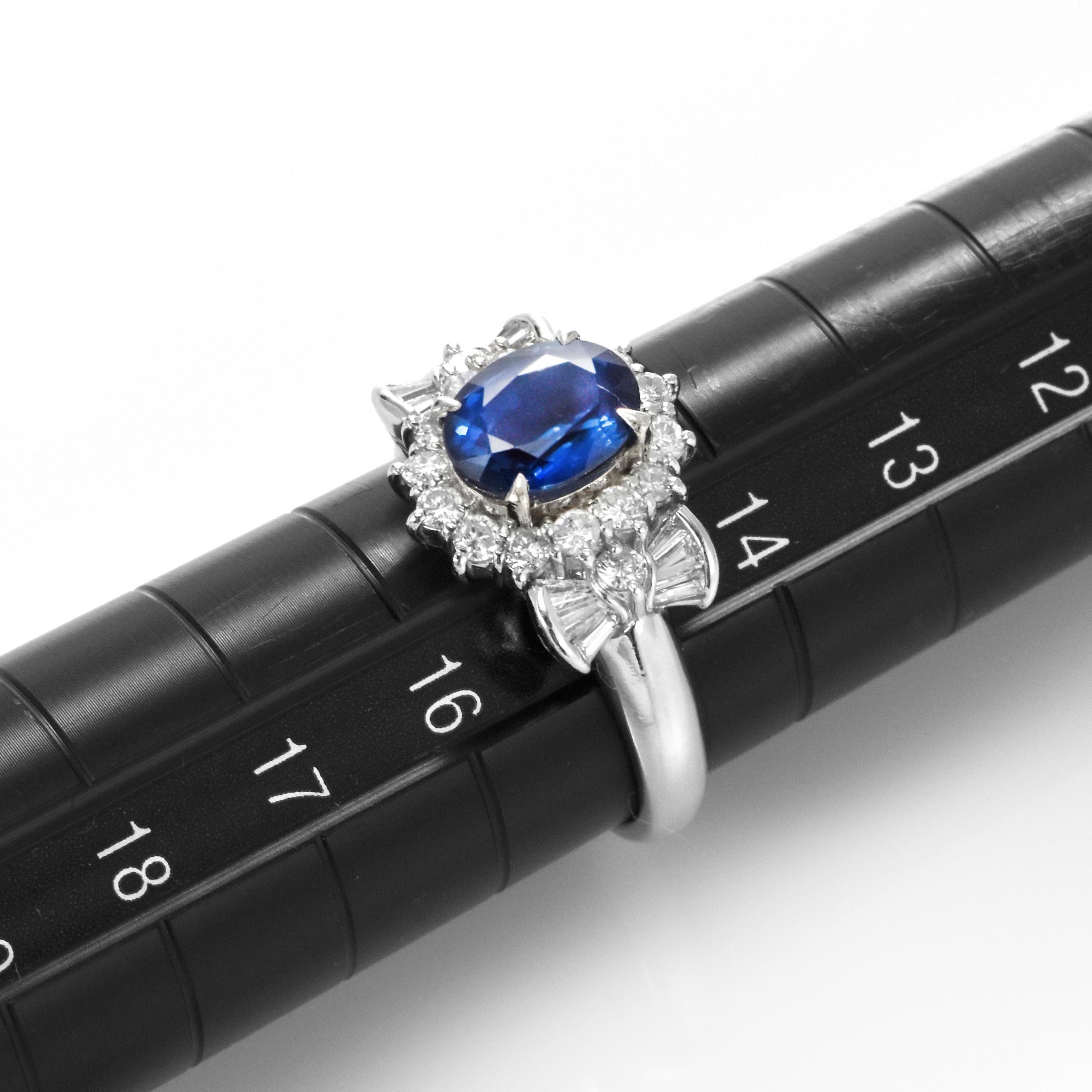 2.11 Carat Natural Sapphire and Diamond Ring Made in Platinum For Sale 2