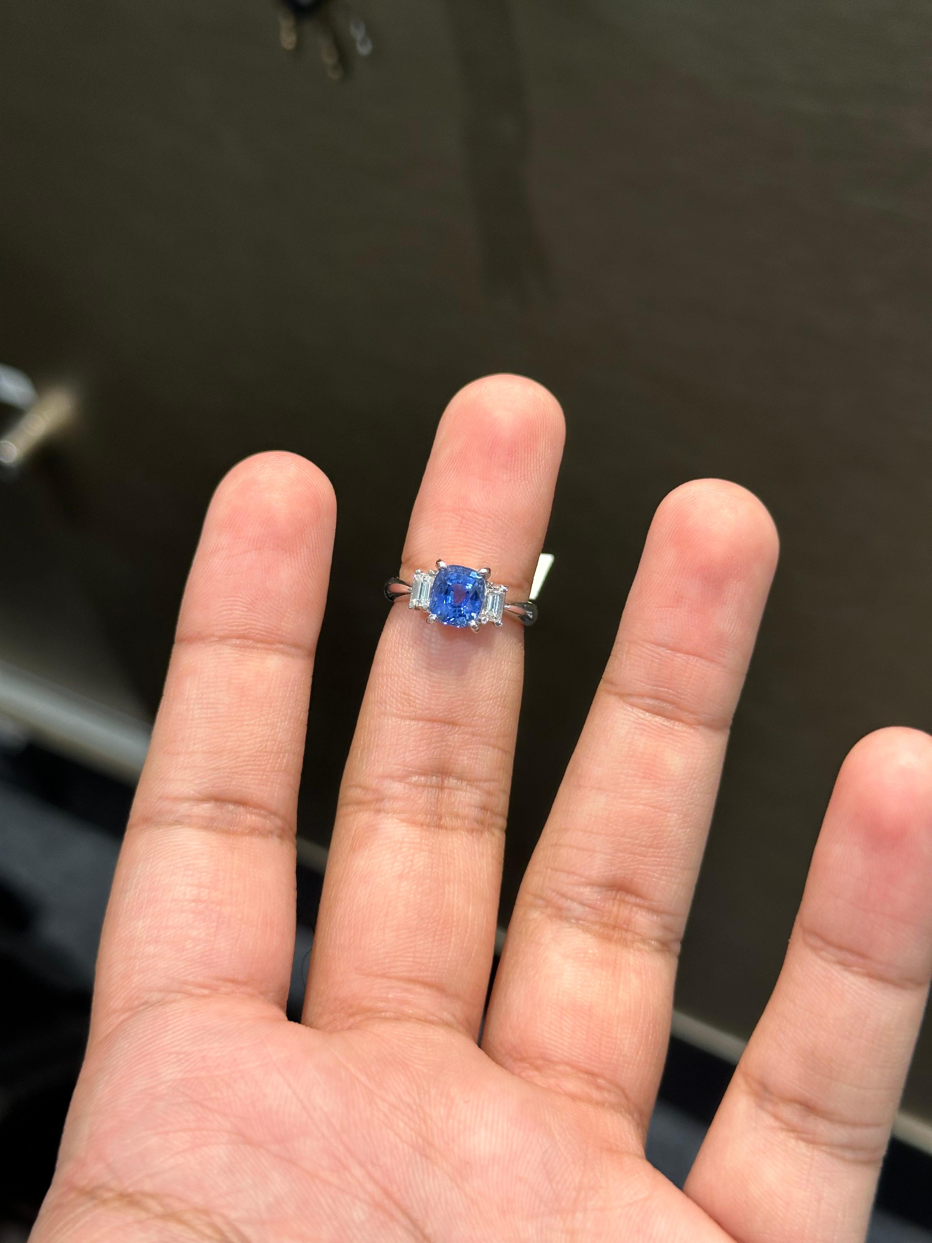 2.11 Carat No-Heat Blue Sapphire & Diamond Platinum 900 Three-stone Ring In New Condition In Bangkok, TH