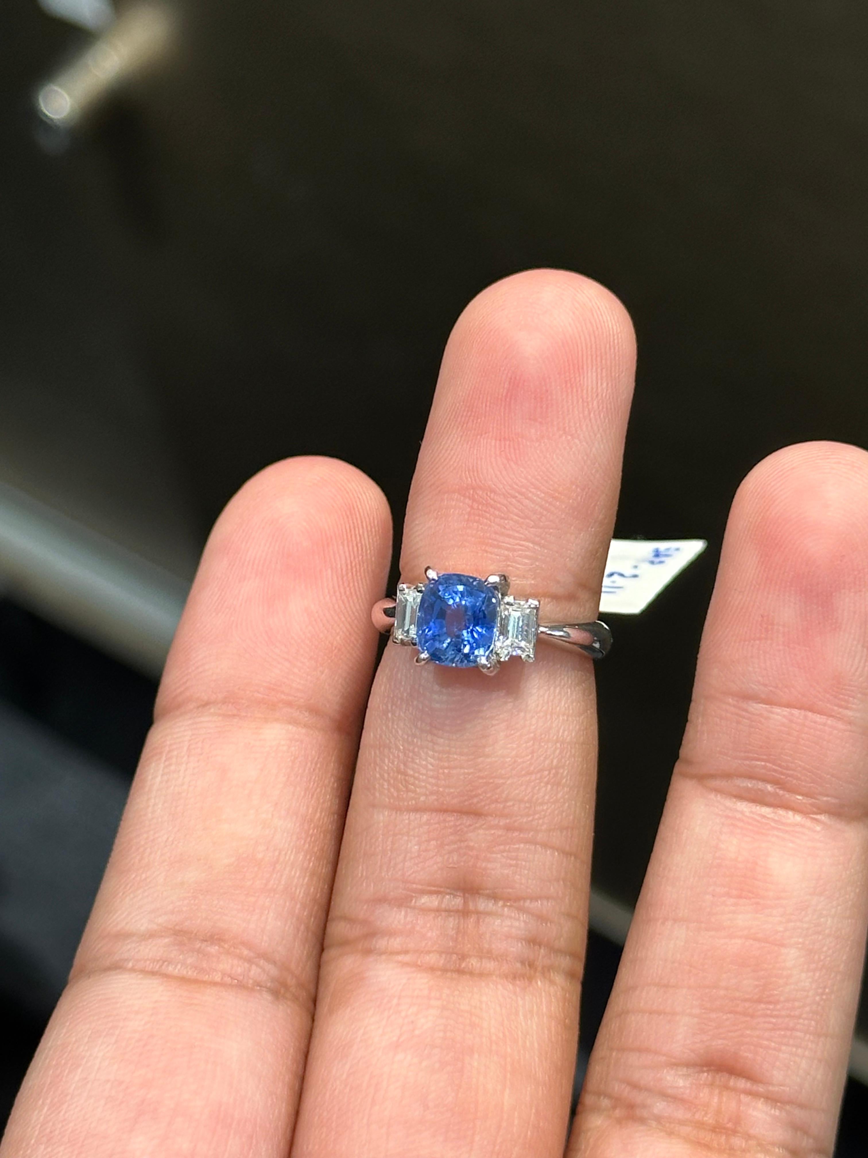 2.11 Carat No-Heat Blue Sapphire & Diamond Platinum 900 Three-stone Ring 1