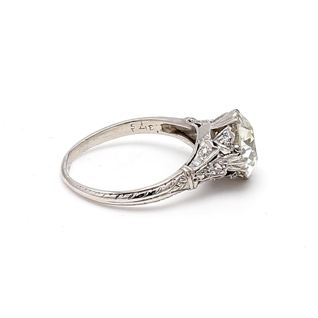 Bague Art déco en platine avec diamants de 2,11 carats de taille européenne ancienne K I1 Bon état - En vente à New York, NY
