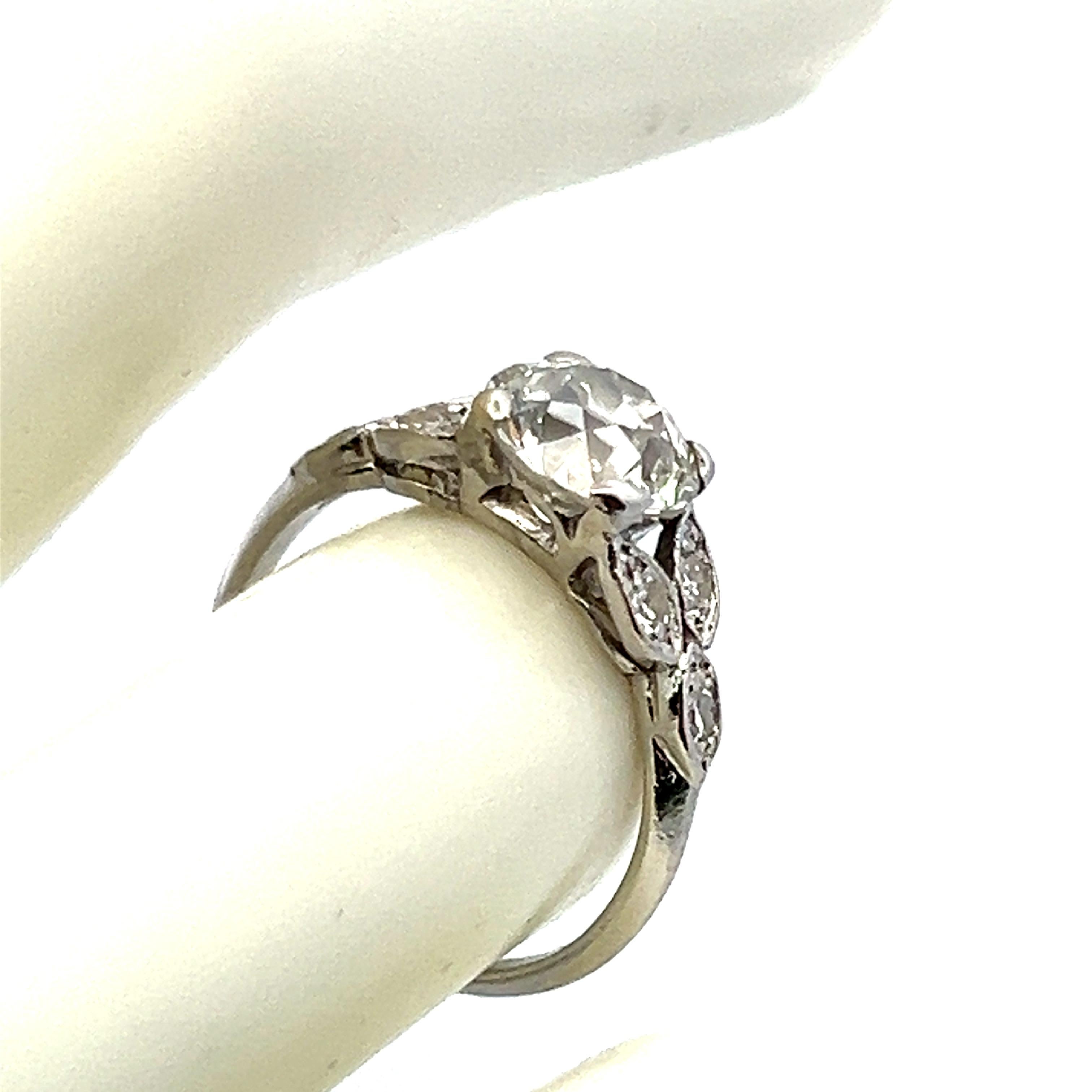 2.11 Carat Old European Cut L-I VVS2 Diamond Platinum Art Deco Ring In Good Condition For Sale In New York, NY