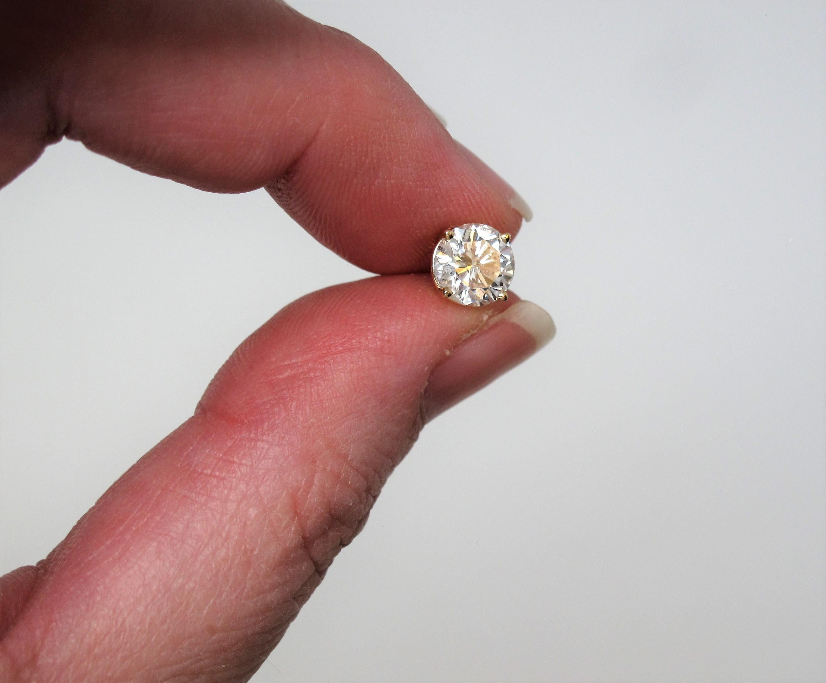 2,11 Karat runder Solitär natürlicher Diamant-Ohrstecker aus Gelbgold im Angebot 1