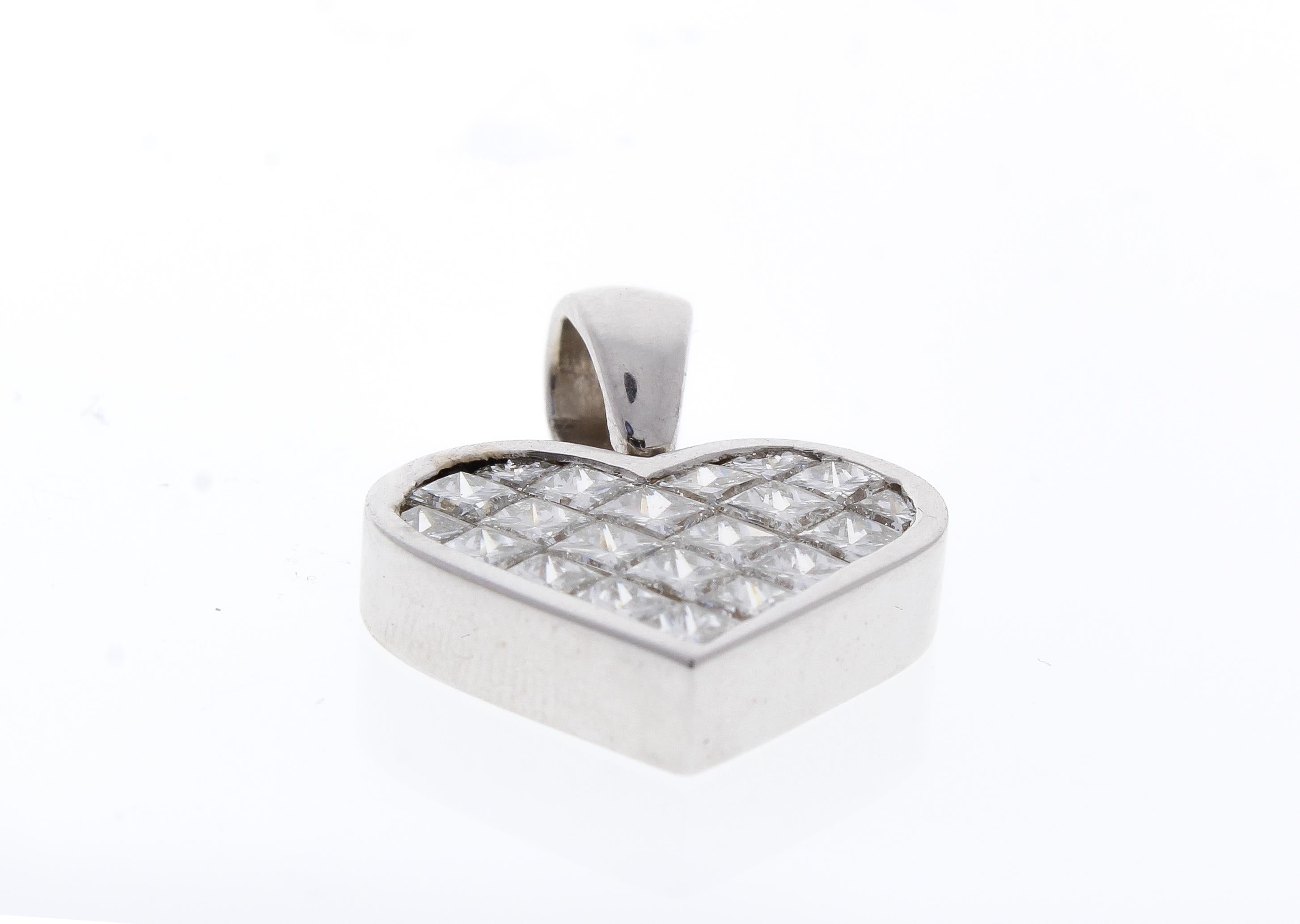2.11 Carat Total Weight Diamond Invisible-Set Heart Pendant (Carréschliff)