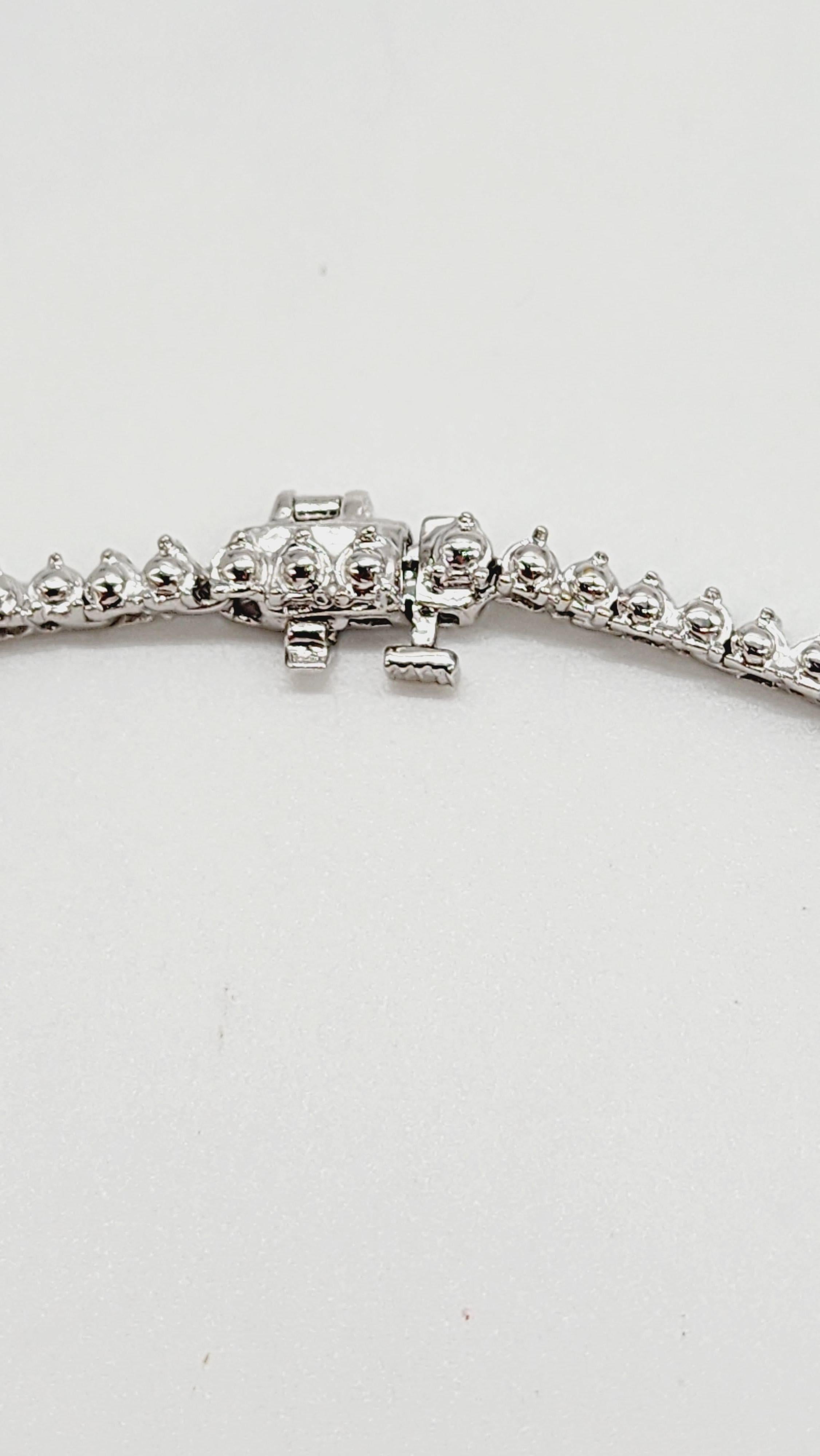 Women's 2.11 Carats Diamond Necklace 14 Karat White Gold 16'' For Sale