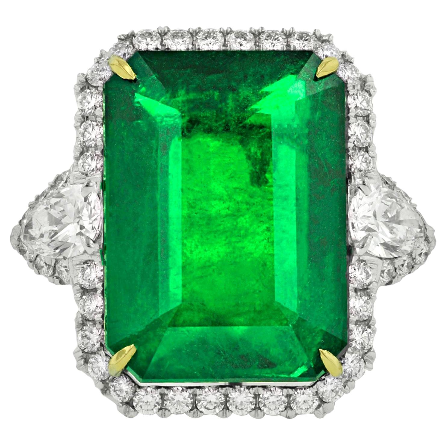 21.10 Carat Green Natural Emerald and Diamond Ring For Sale