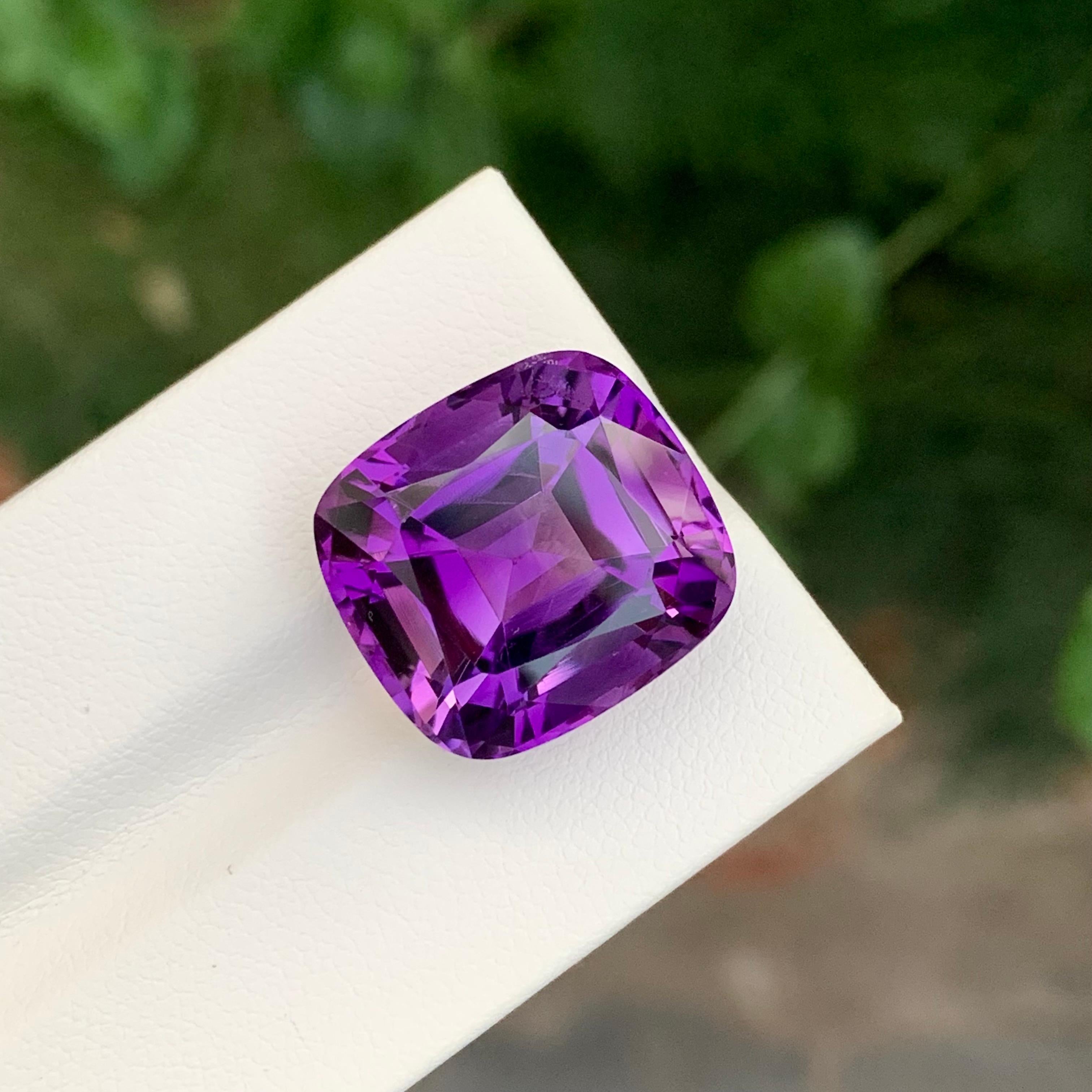 21,10 Carati Nature sciolti di ametista viola profonda a forma di cuscino In condizioni Nuovo in vendita a Peshawar, PK