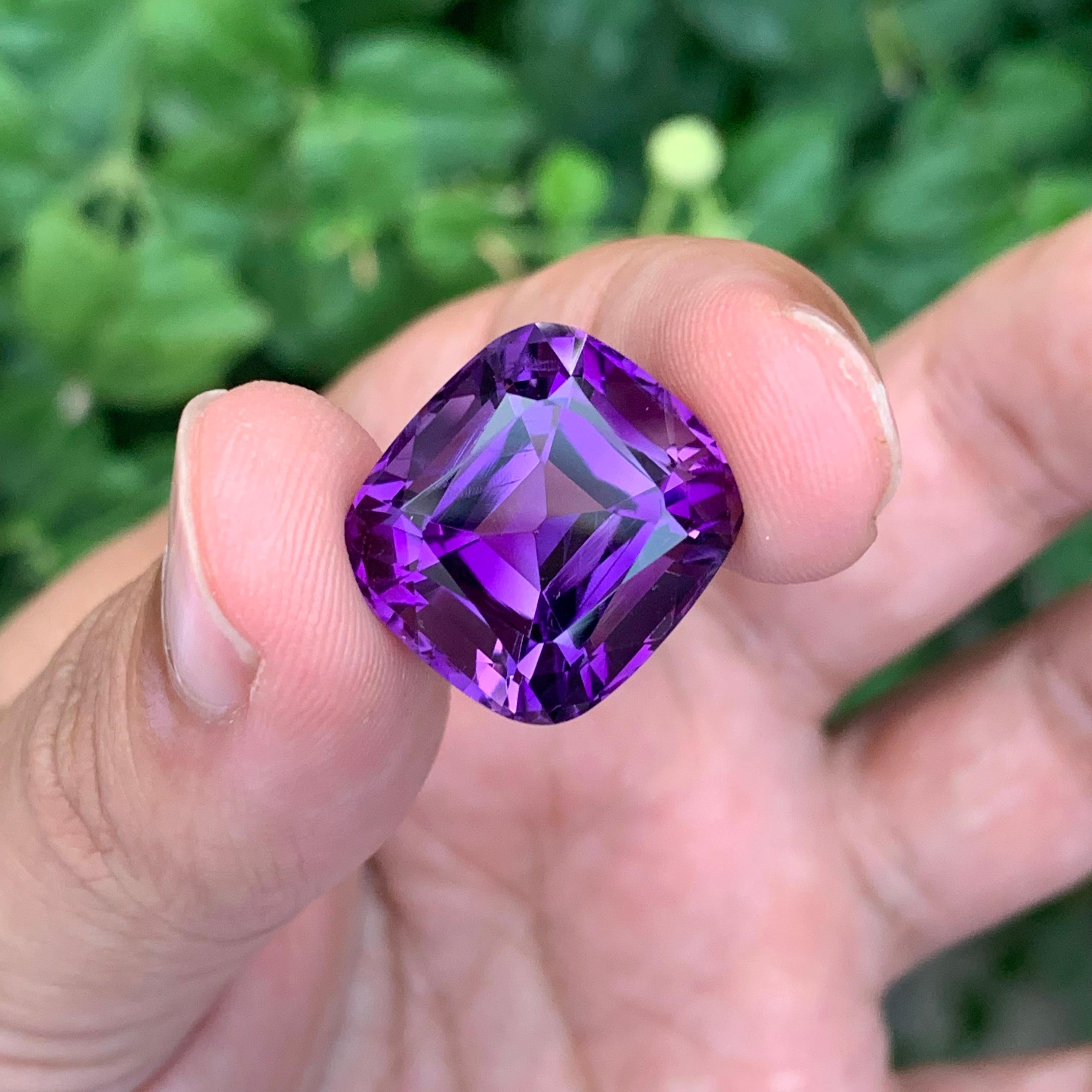 da uomo o donna 21,10 Carati Nature sciolti di ametista viola profonda a forma di cuscino in vendita