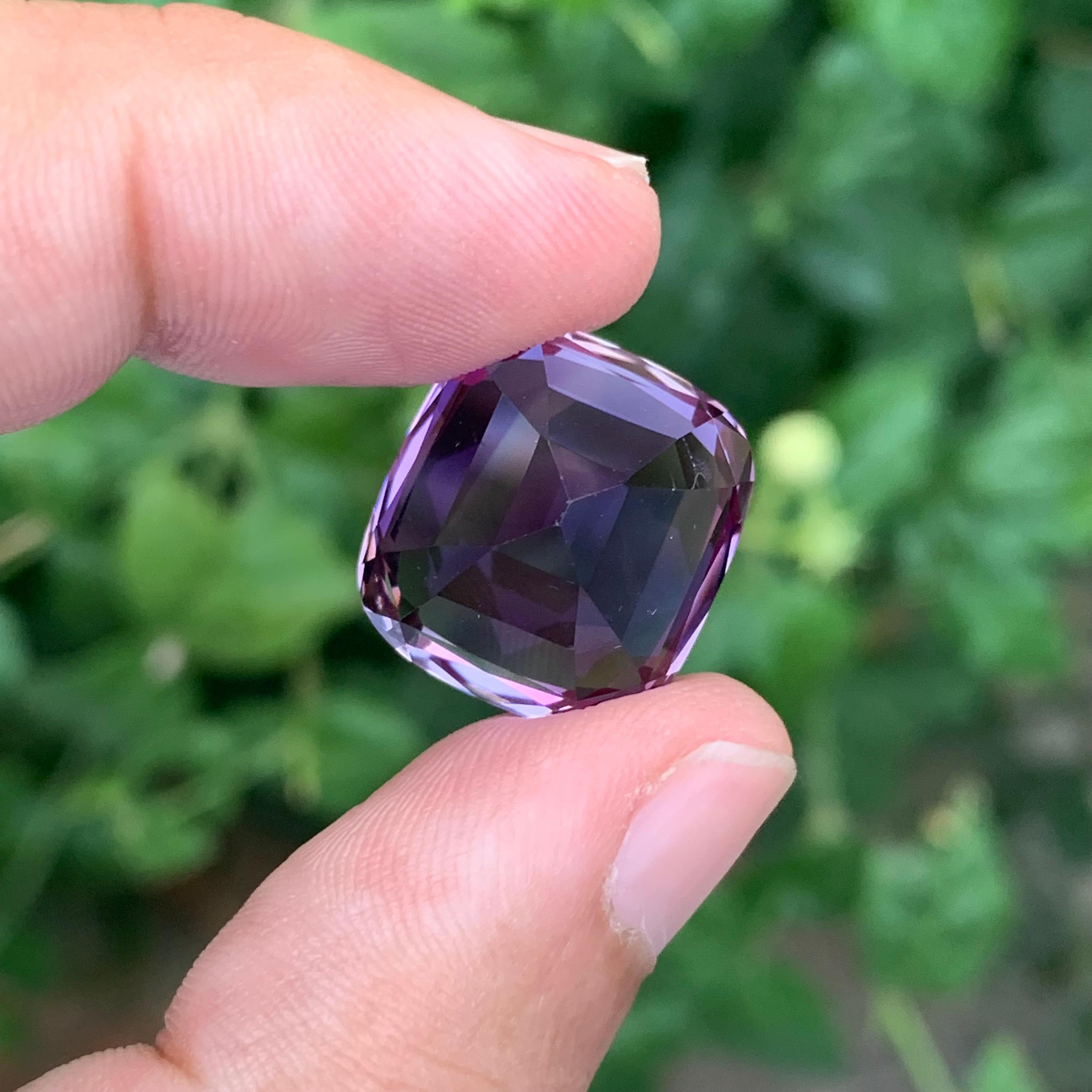 21,10 Carati Nature sciolti di ametista viola profonda a forma di cuscino in vendita 2