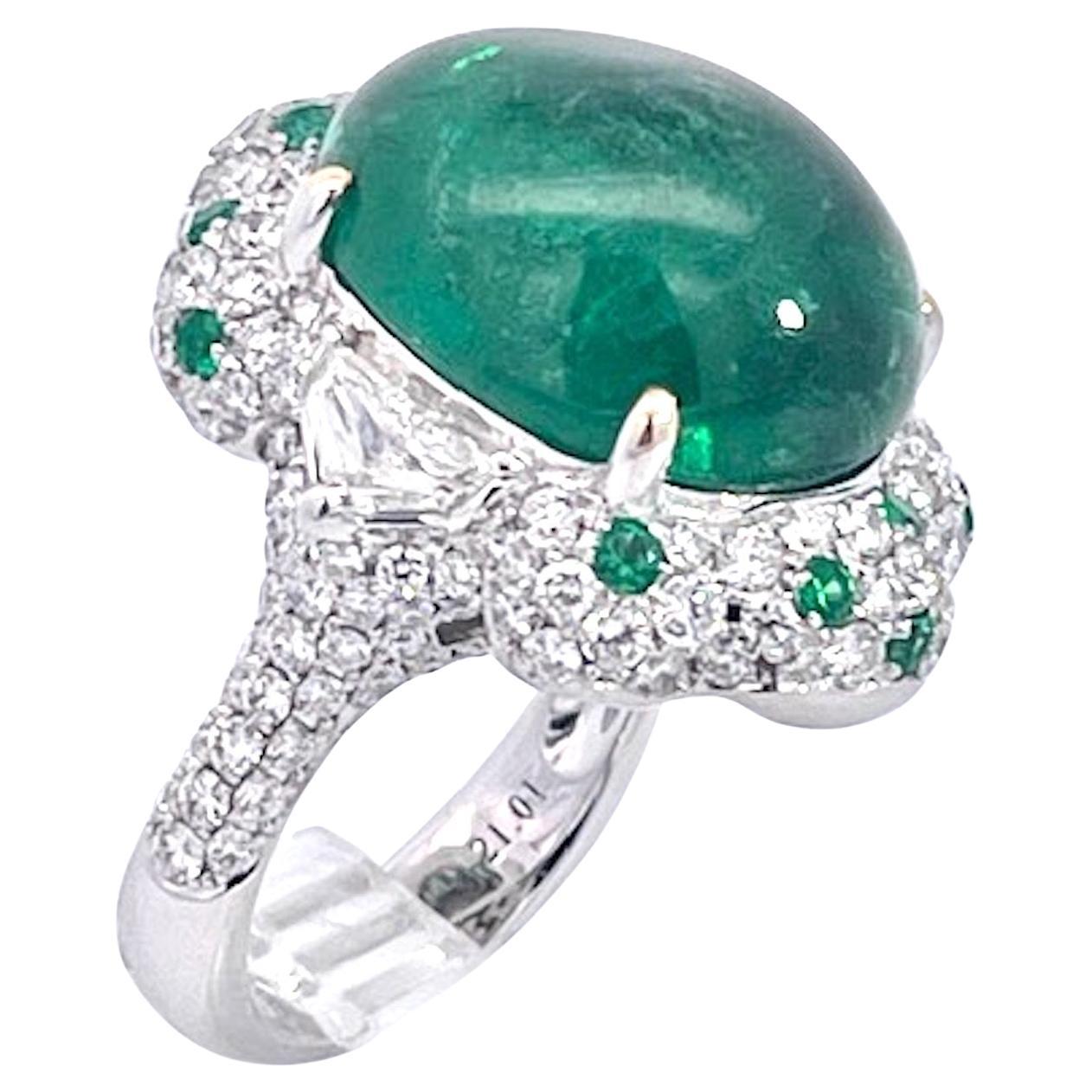 21.10 carats Emerald Cabochon Ring 18K
