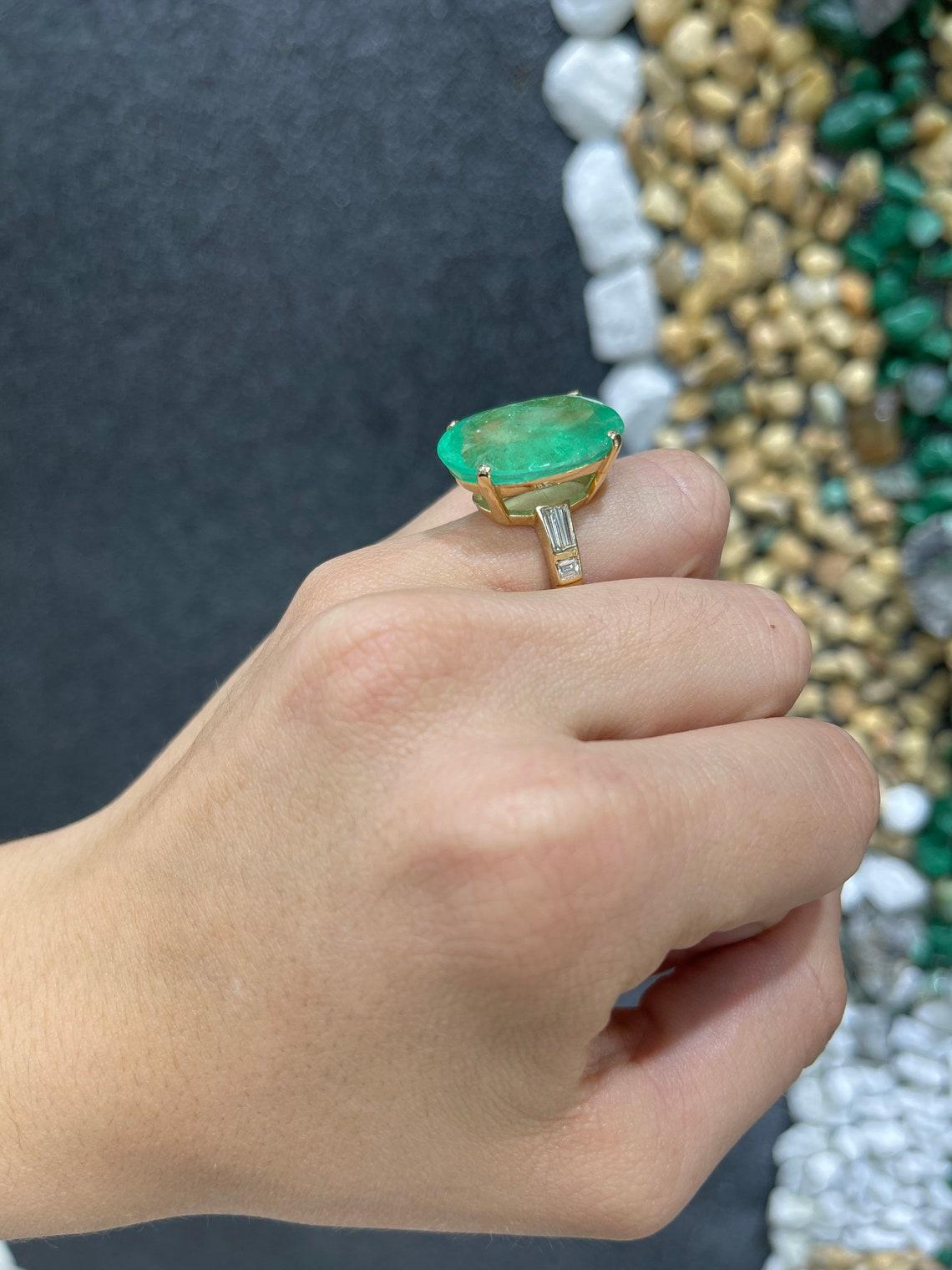 21.12tcw 14K Colombian Emerald-Oval Cut & Diamond Ring For Sale 1