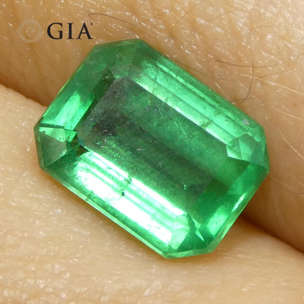 2.11ct Octagonal/Emerald Cut Green Emerald GIA Certified Zambia (F1) en vente 7