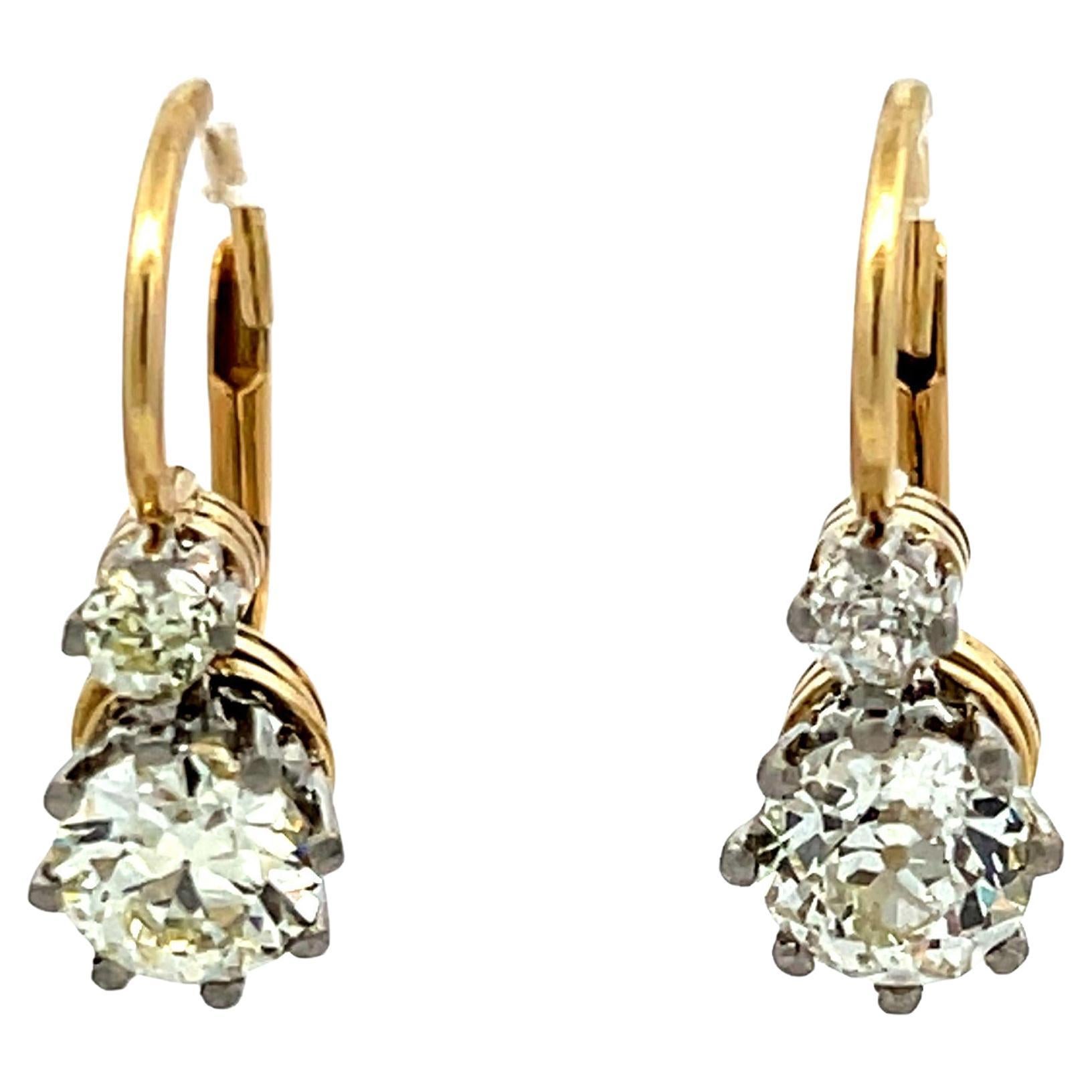 Orecchini a leva bicolore con diamanti europei e taglio brillante O VS2 da 2,11 ct.