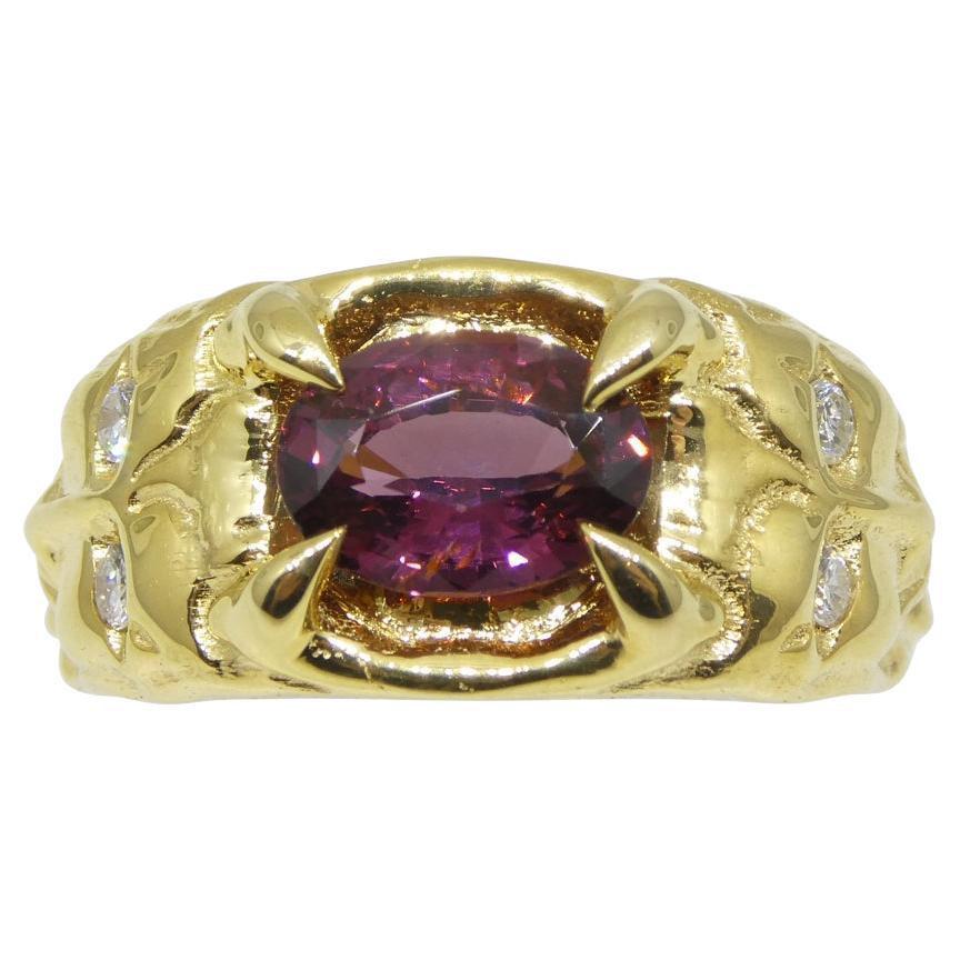 2,11 Karat rosa Spinell, Diamant Devil Mask Ring aus 14 Karat Gelbgold