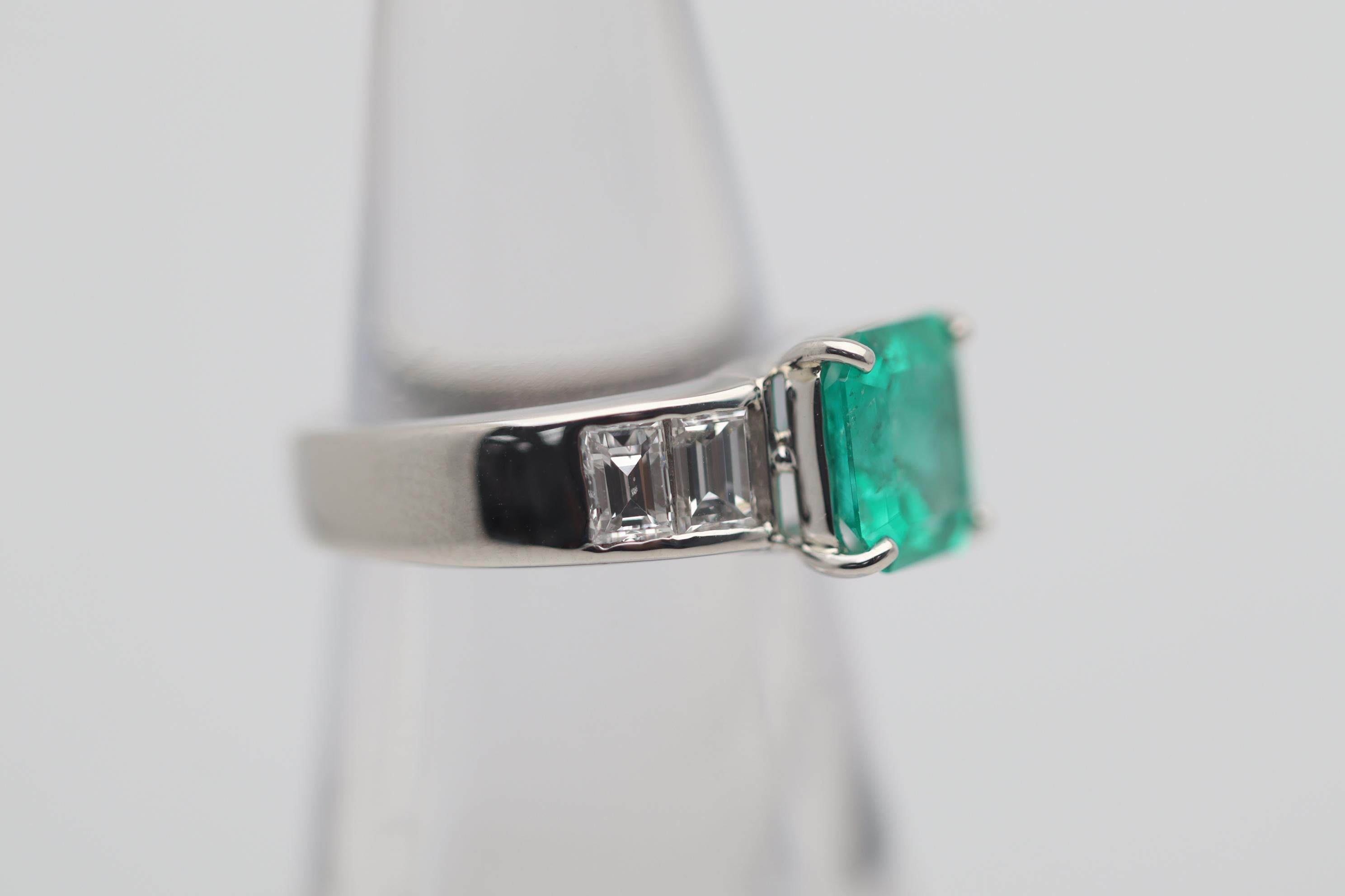 2.12 Carat Emerald Diamond Platinum Ring In New Condition For Sale In Beverly Hills, CA