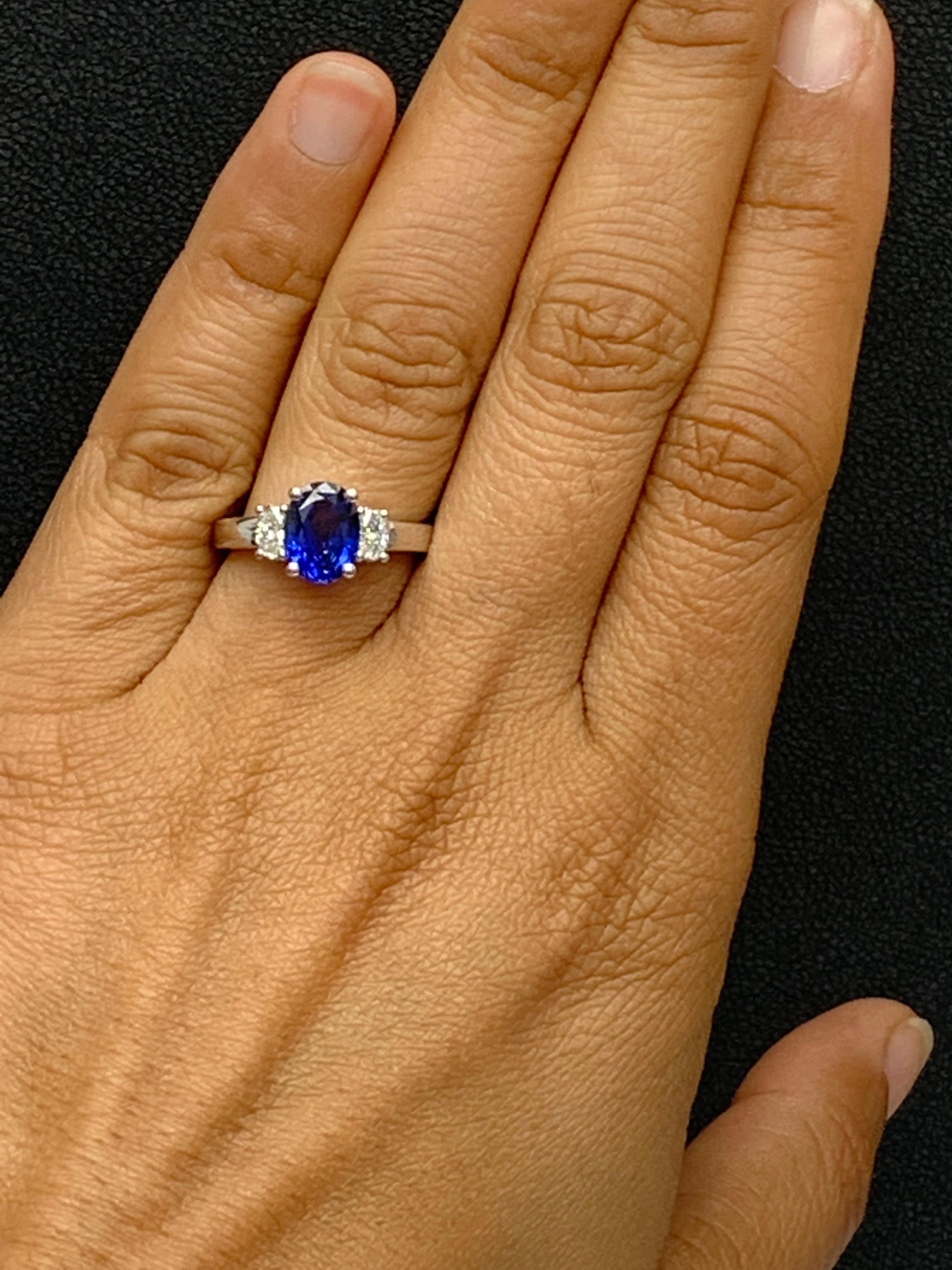 2.12 Carat Oval Cut Sapphire & Diamond 3 Stone Engagement Ring in 18k White Gold For Sale 3