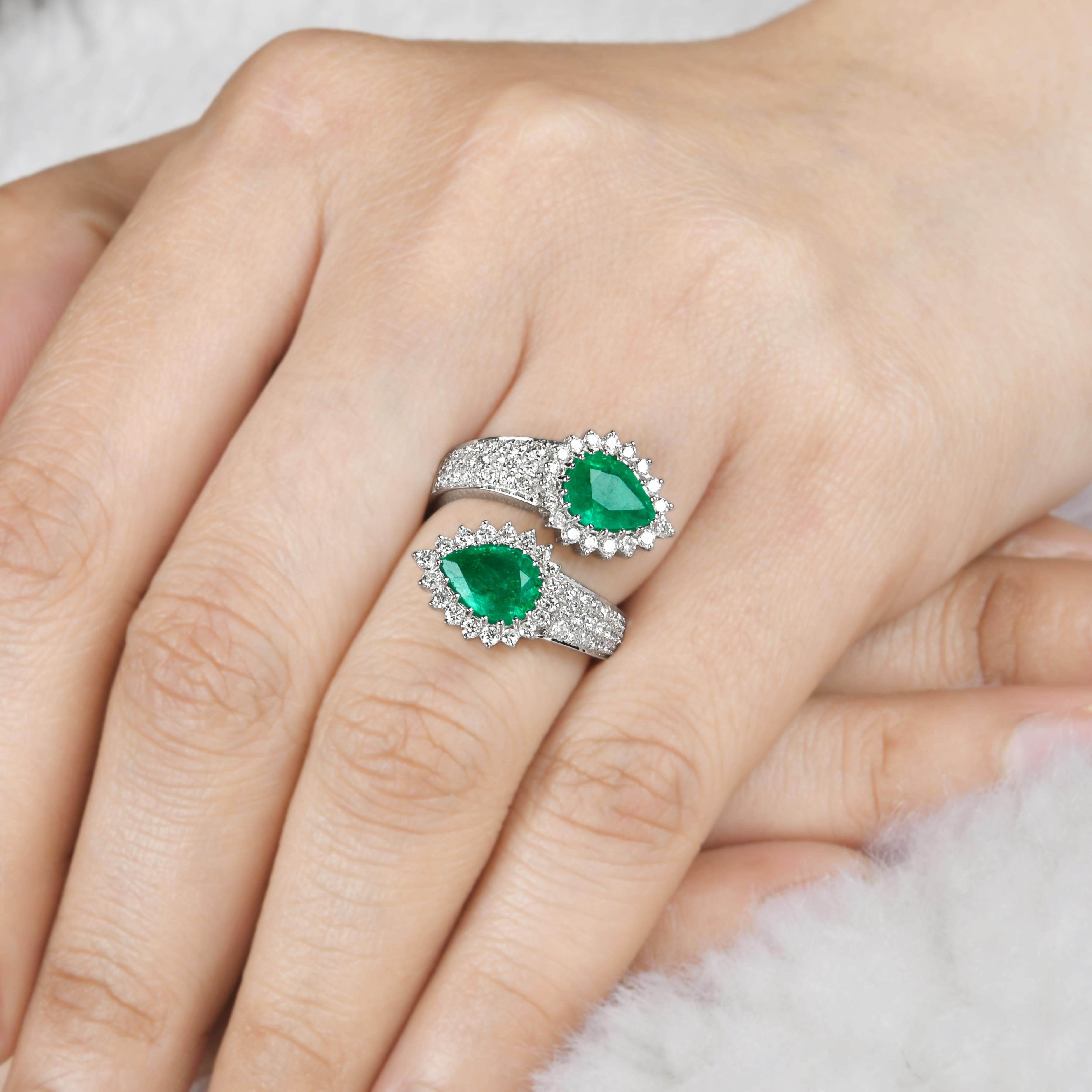 2,12 Karat birnenförmiger sambischer Smaragd-Wickelring 0,90 Karat Diamant Pave 18k Weißgold (Moderne) im Angebot