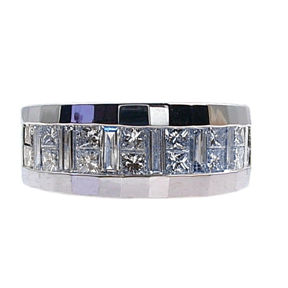 2.12 Carat Princess Cut / Baguette Diamond 18 Karat Gents Ring For Sale 1