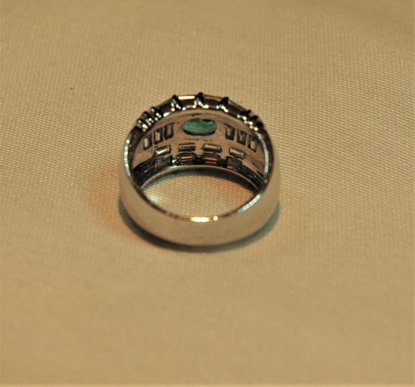 2.12 Ct Diamonds, 0.85 Ct Oval Emerald, White Gold Band Ring In New Condition For Sale In BARI, IT