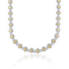 21,23 Karat Gelbdiamant im Ovalschliff und Diamant-Halskette aus 18 Karat Weißgold