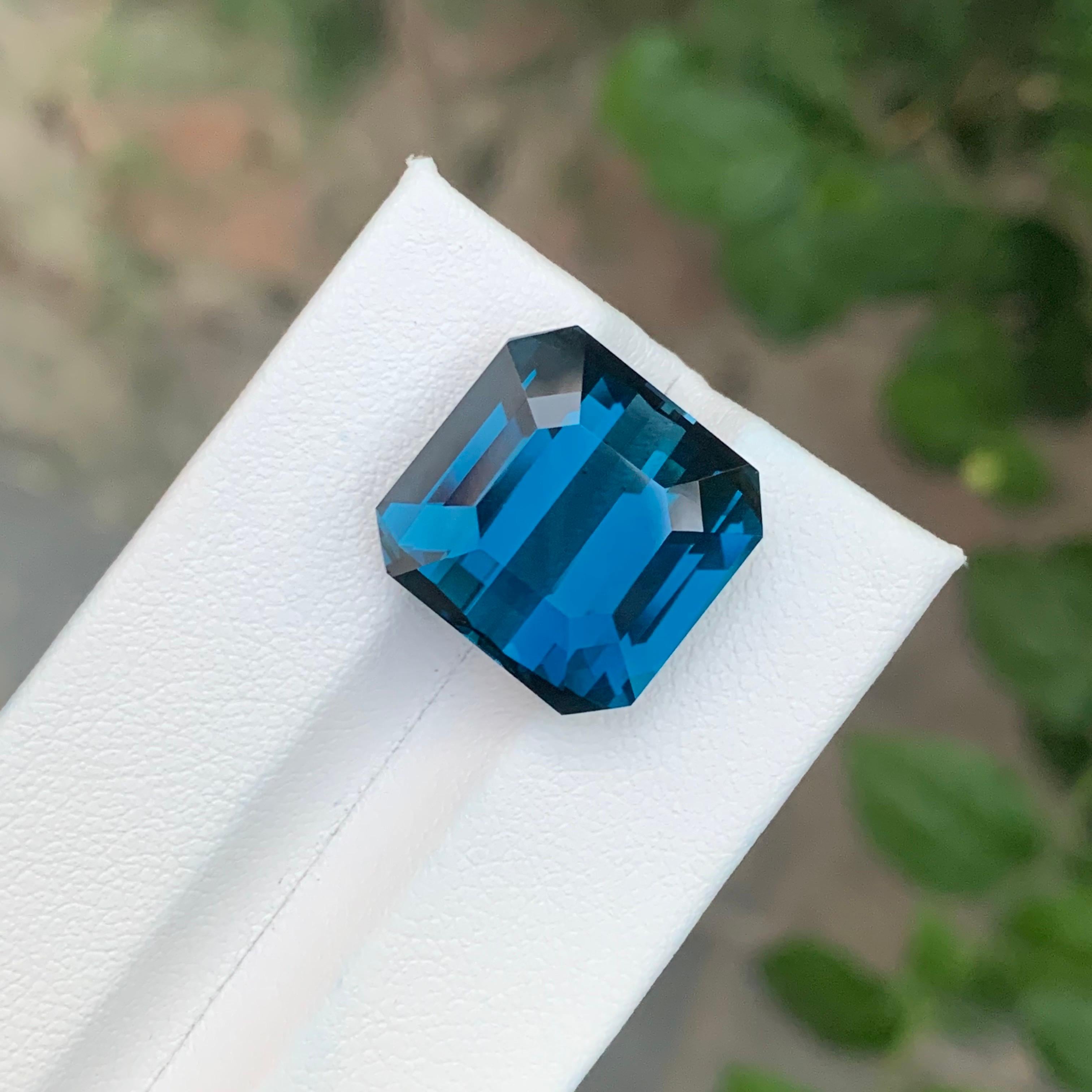 Gemma di forma ottagonale di Topazio Blu di Londra naturale da 21,25 carati in vendita 4