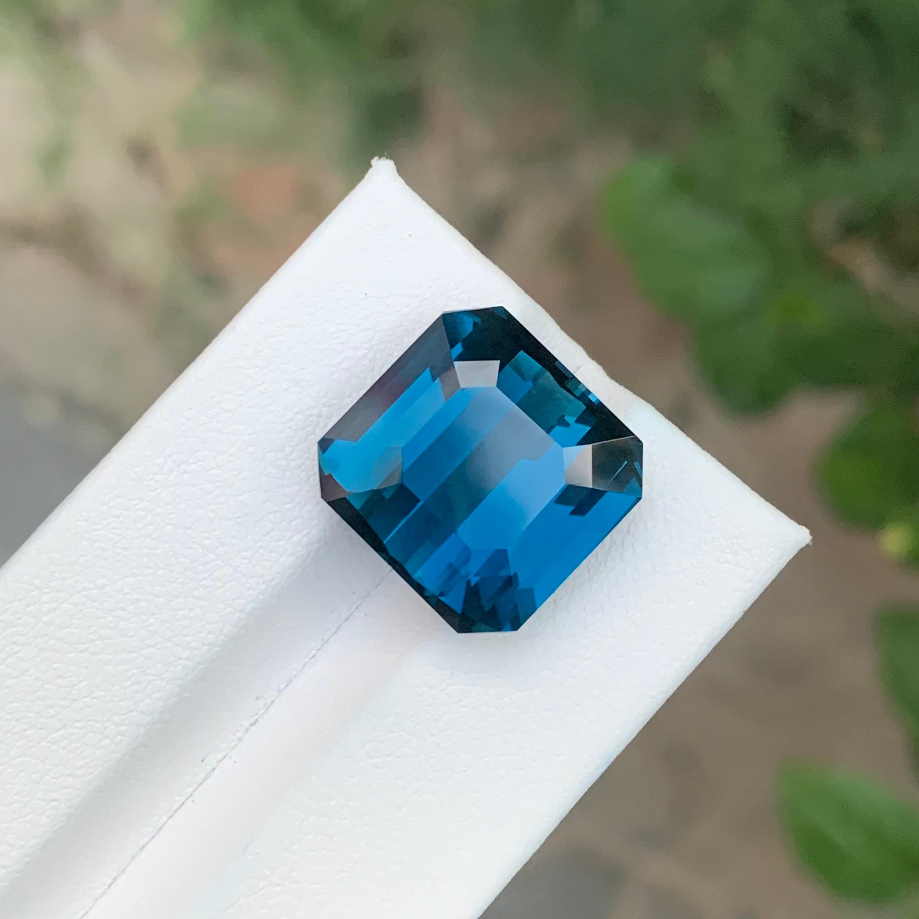 Gemma di forma ottagonale di Topazio Blu di Londra naturale da 21,25 carati in vendita 7
