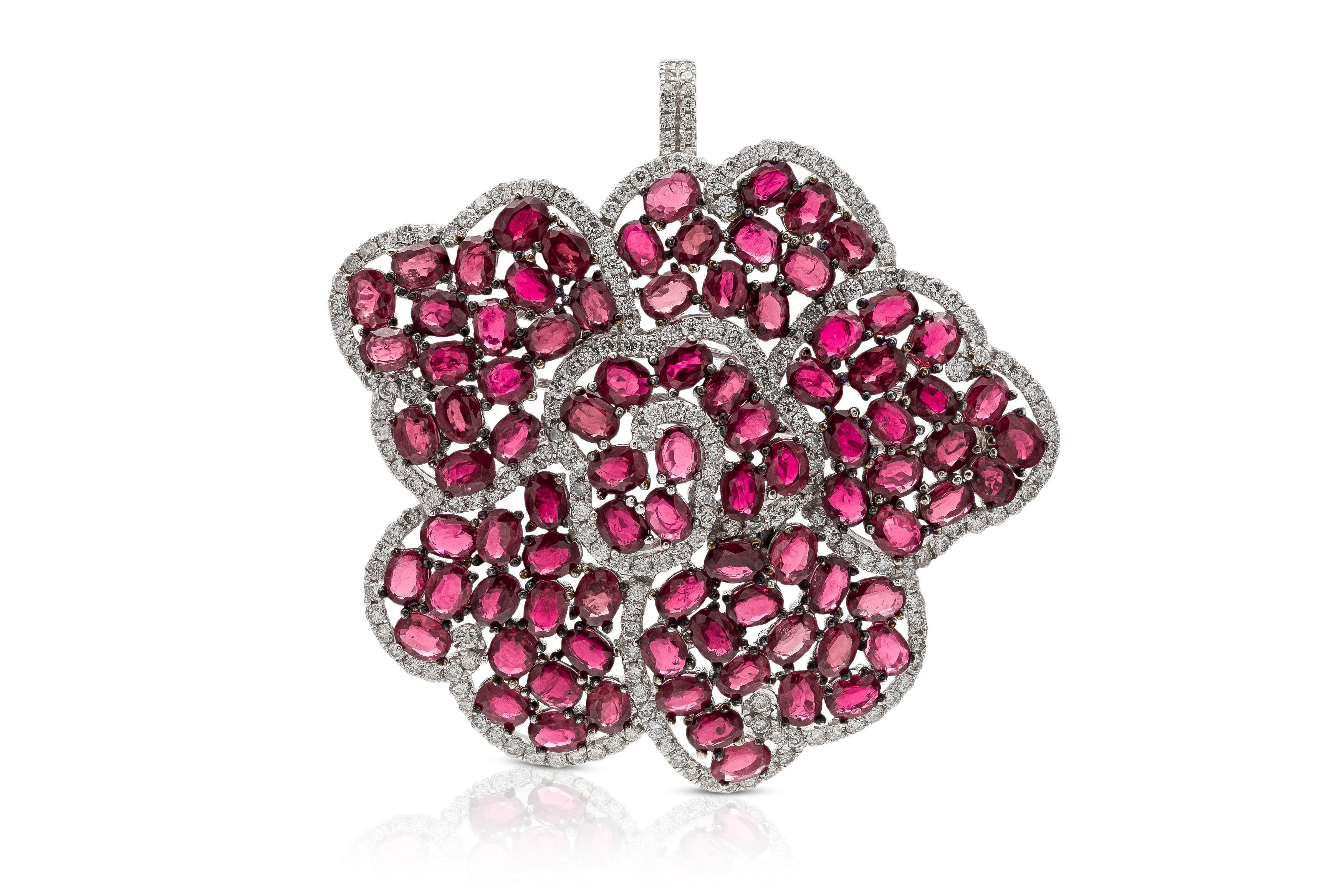21.26 Carat Ruby and Diamonds Flower Brooch Pendant In Good Condition For Sale In New York, NY
