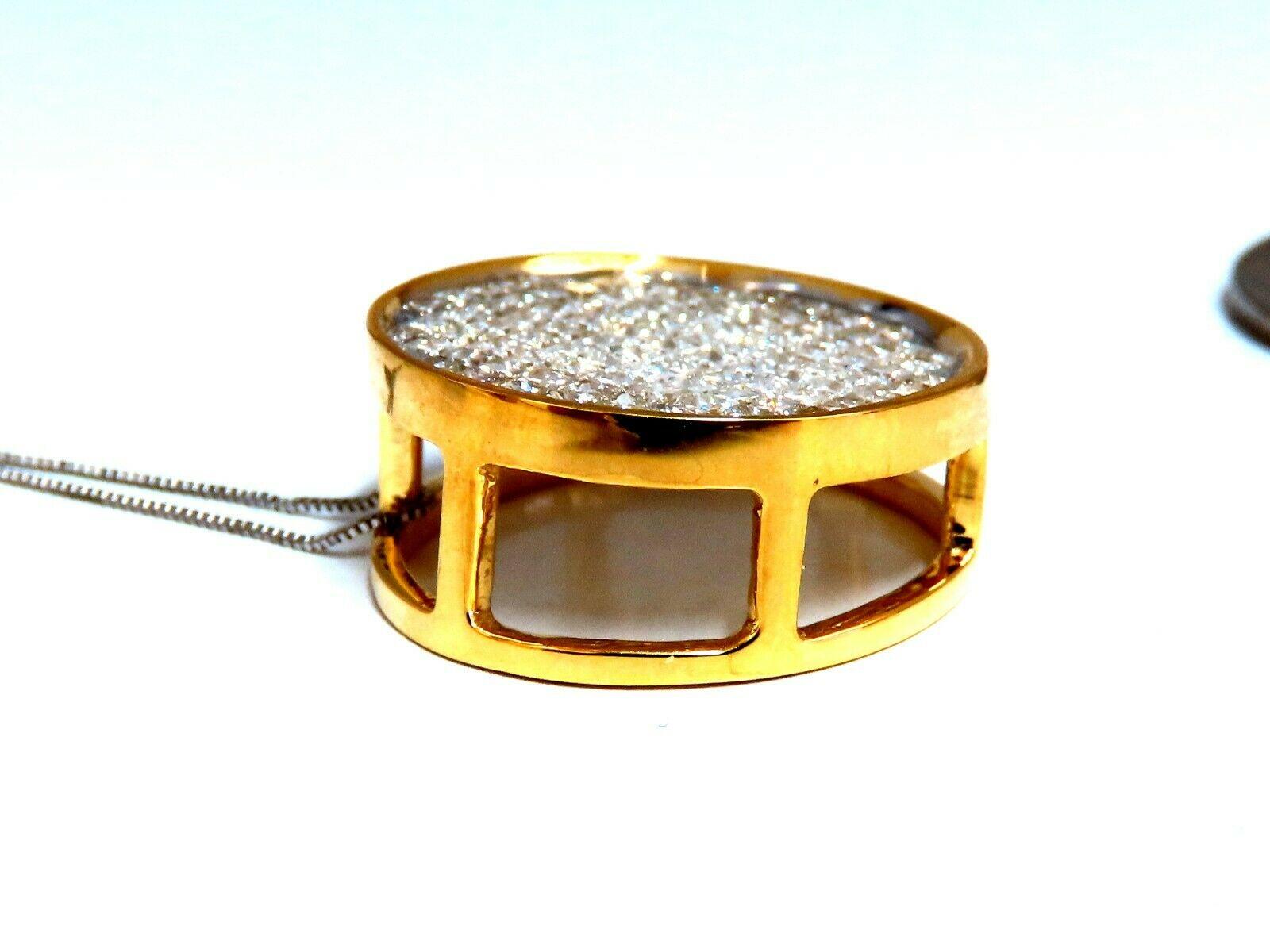Collier à grappes circulaires en or 14 carats avec diamants de 2,12 carats, taille princesse invisible Unisexe en vente