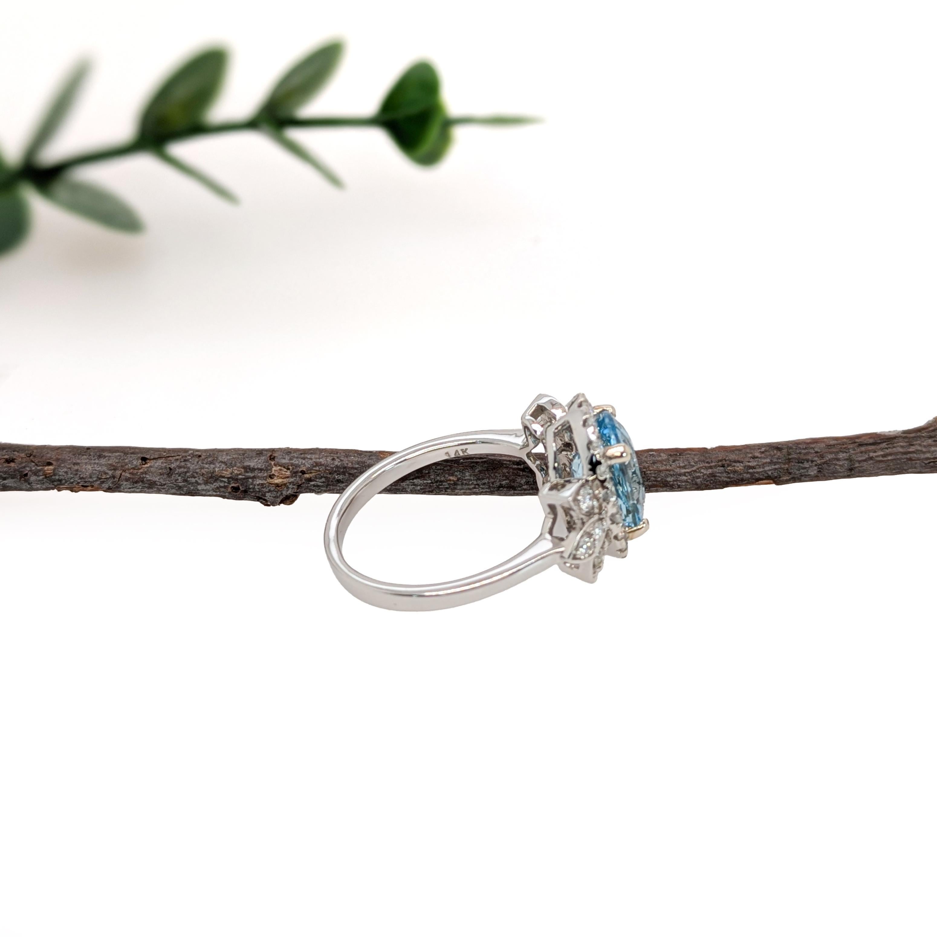 Oval Cut 2.12cts Santa Maria Aquamarine Ring w Natural Diamonds in 14K Gold  Oval 10x8mm For Sale
