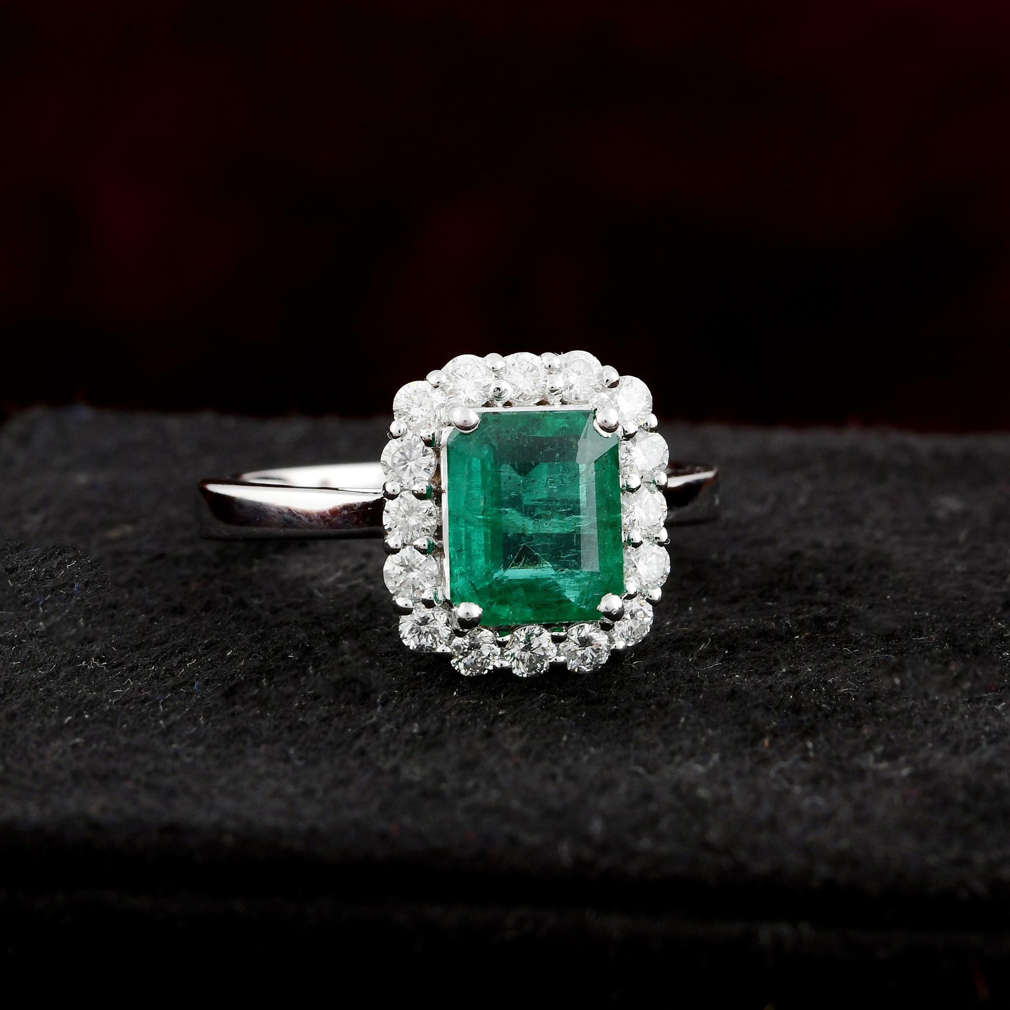in vendita:  Anello di fidanzamento con diamante Zambian Emerald Halo SI/H 2.12TCW in oro bianco massiccio 18k 5
