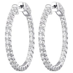 Pendientes de aro de diamantes de 2,13 quilates en oro blanco de 18 quilates