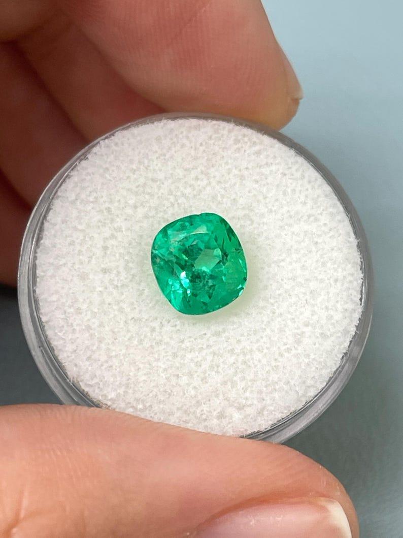 2.13 Carat Electric Muzo Green Colombian Emerald - 8x7.5 Cushion Cut May In New Condition For Sale In Jupiter, FL