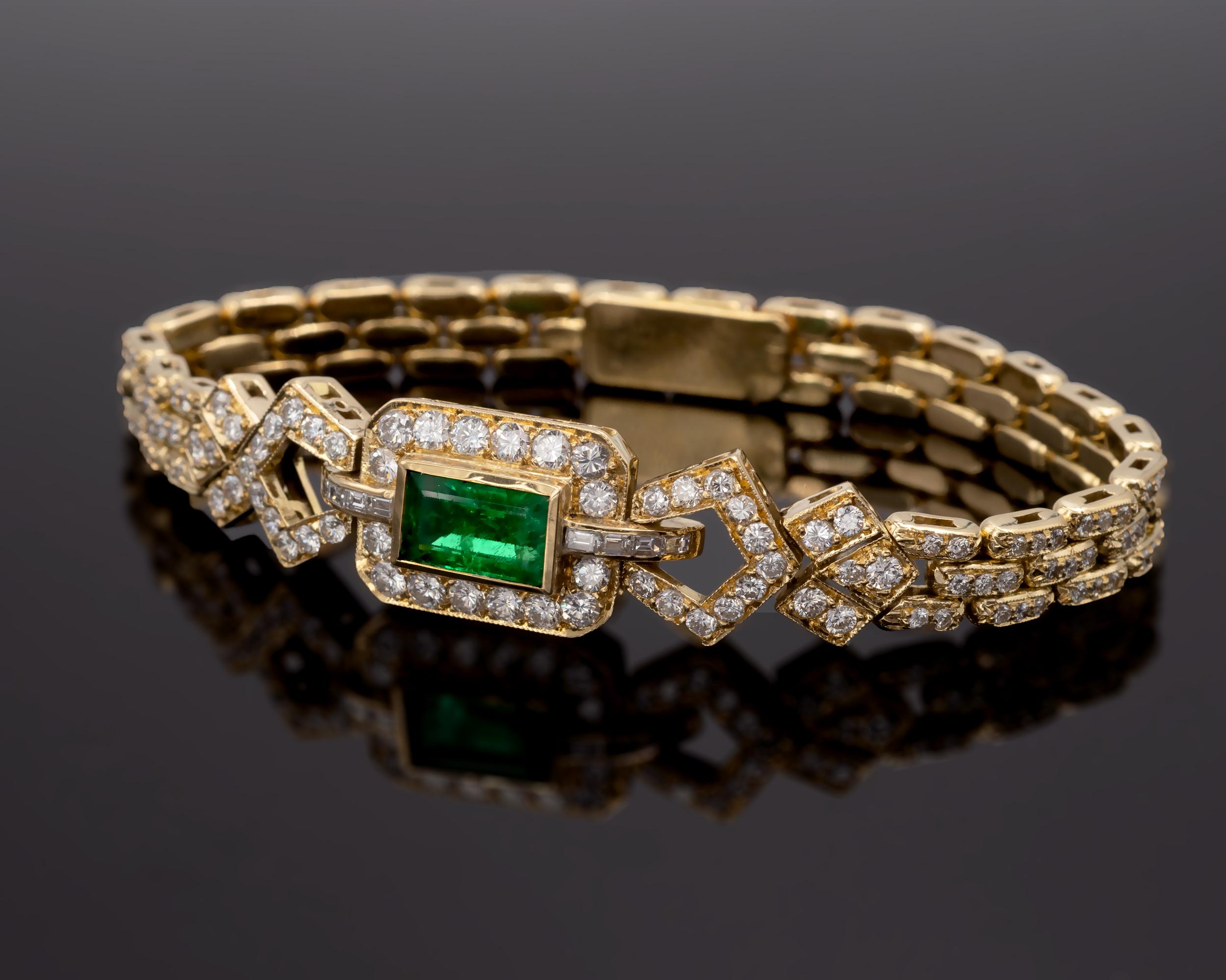 Contemporary Certified 2.13 Carat Emerald and Diamond 18 Kt Gold Bracelet For Sale