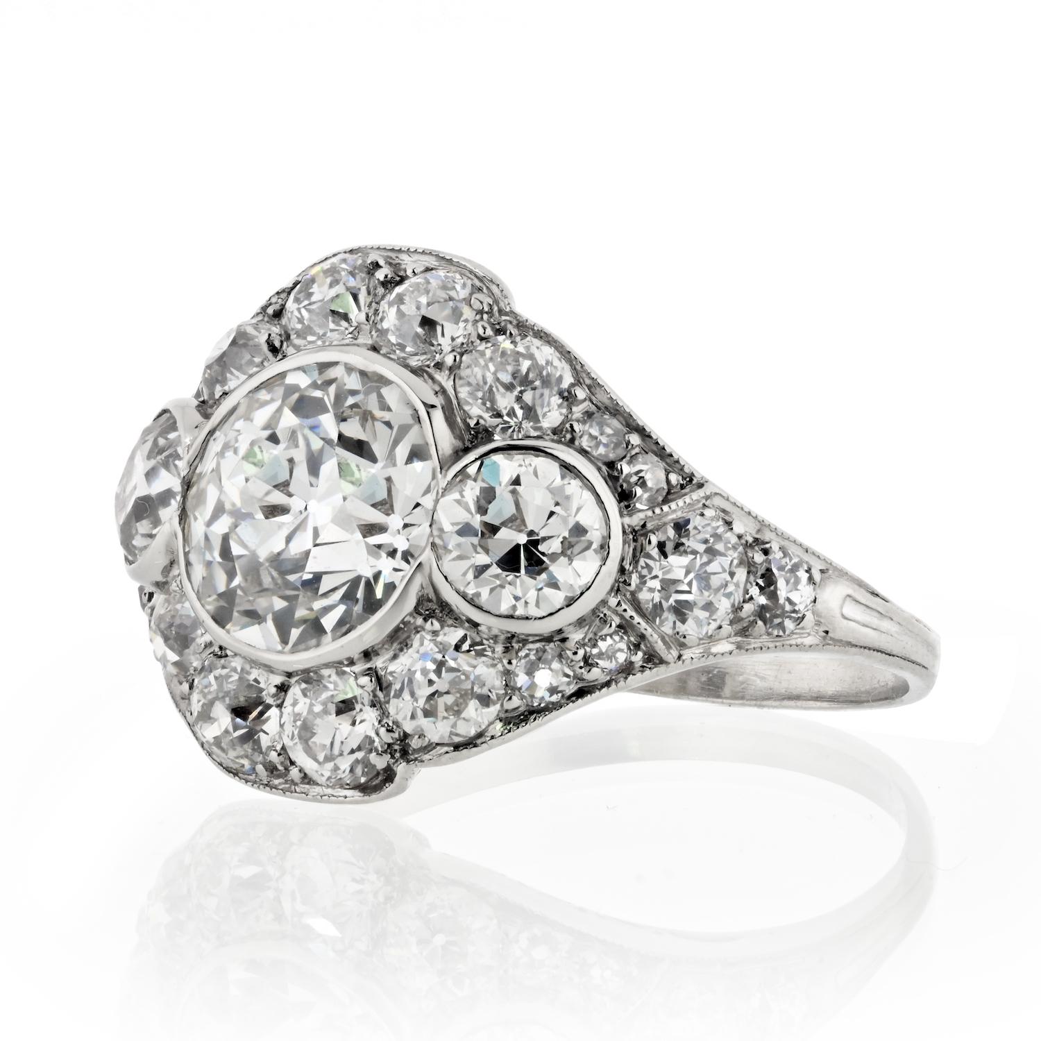 Art Deco 2.13 carat Old European Cut Diamond M/VS1 GIA Vintage Engagement Ring For Sale